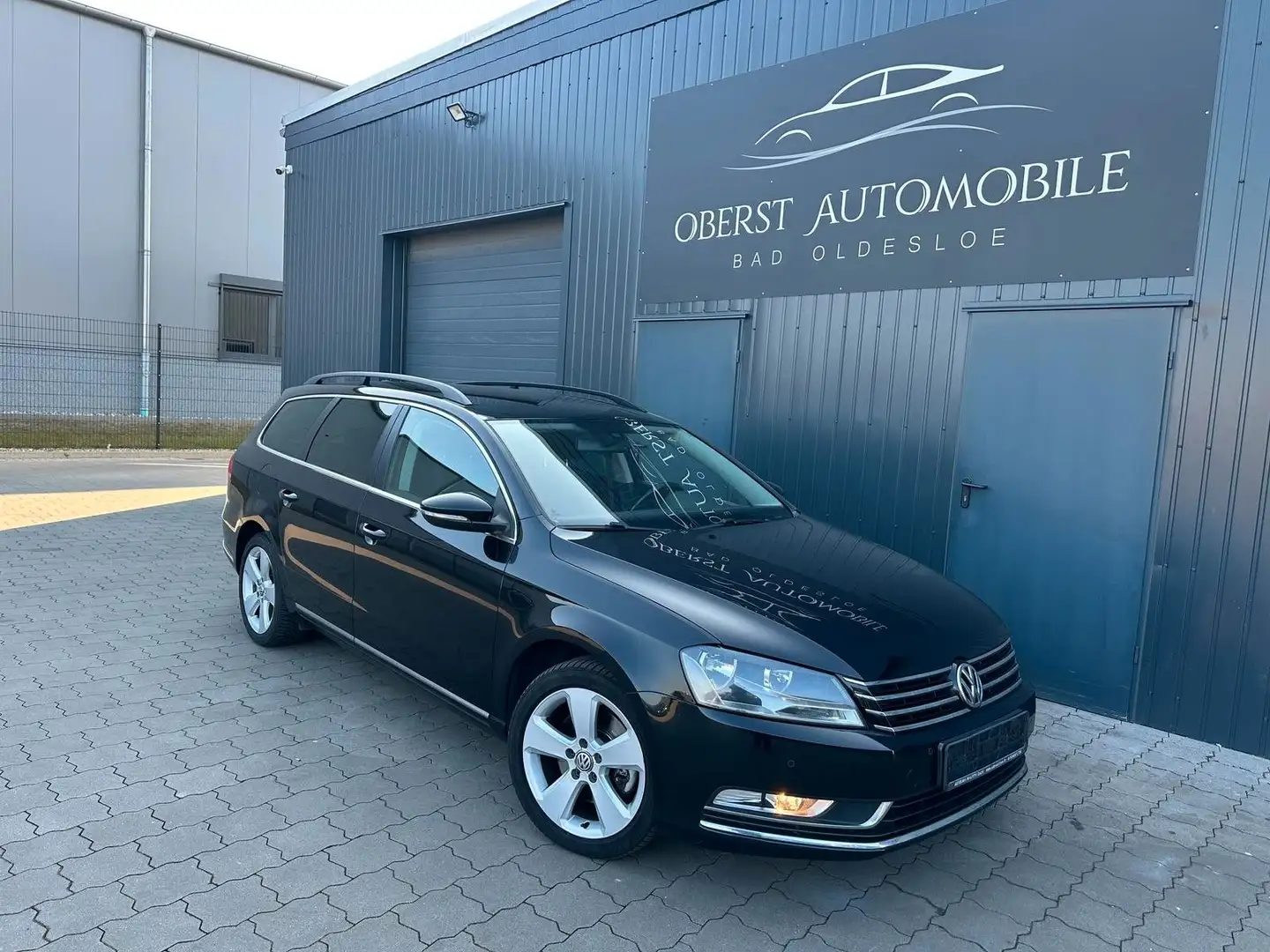 Volkswagen Passat Variant *Navi*AHK*PDC*Klimaautomatik*Tüv* Schwarz - 1