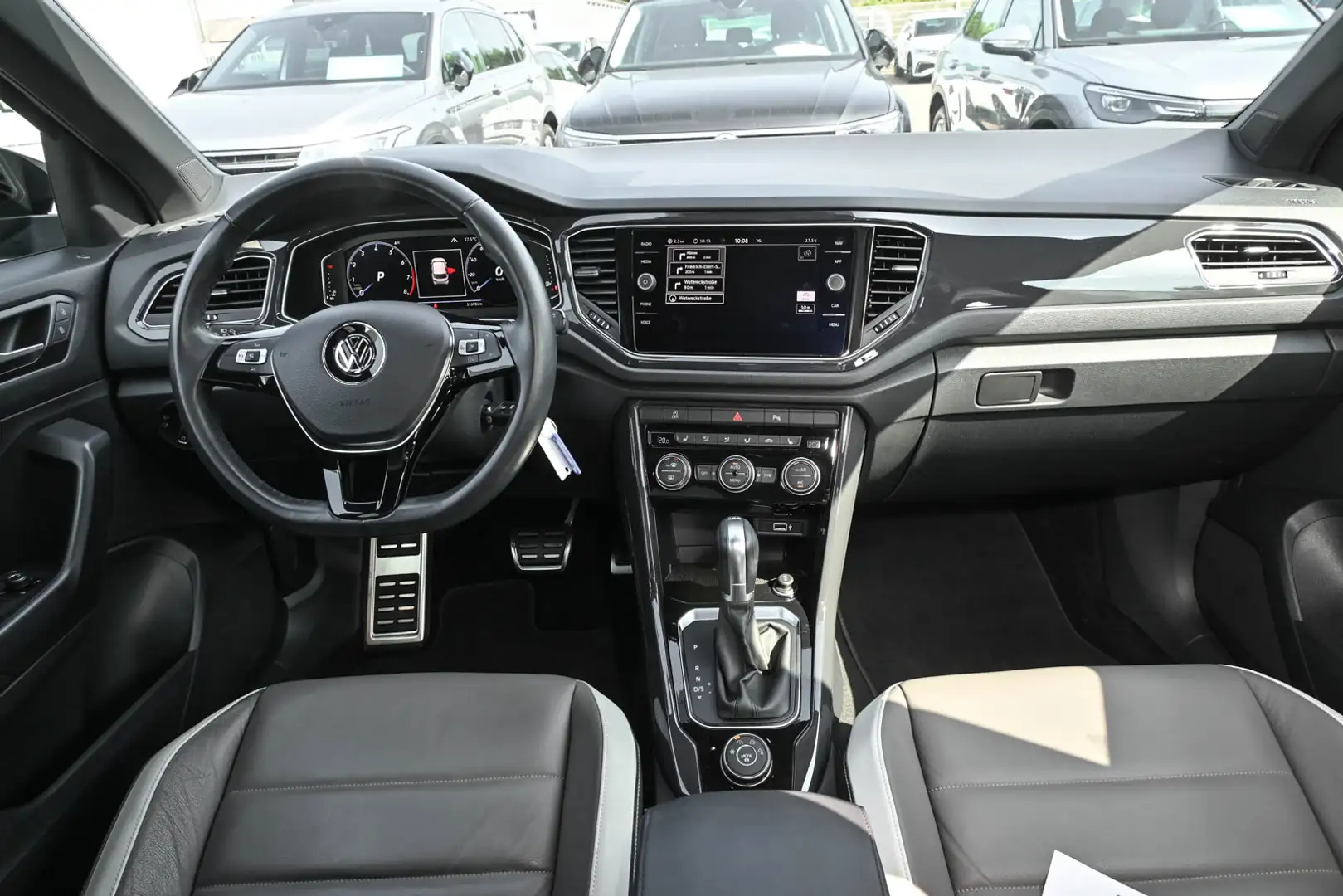 Volkswagen T-Roc Sport 2.0 TSI DSG 4Motion AHK Leder Zwart - 2