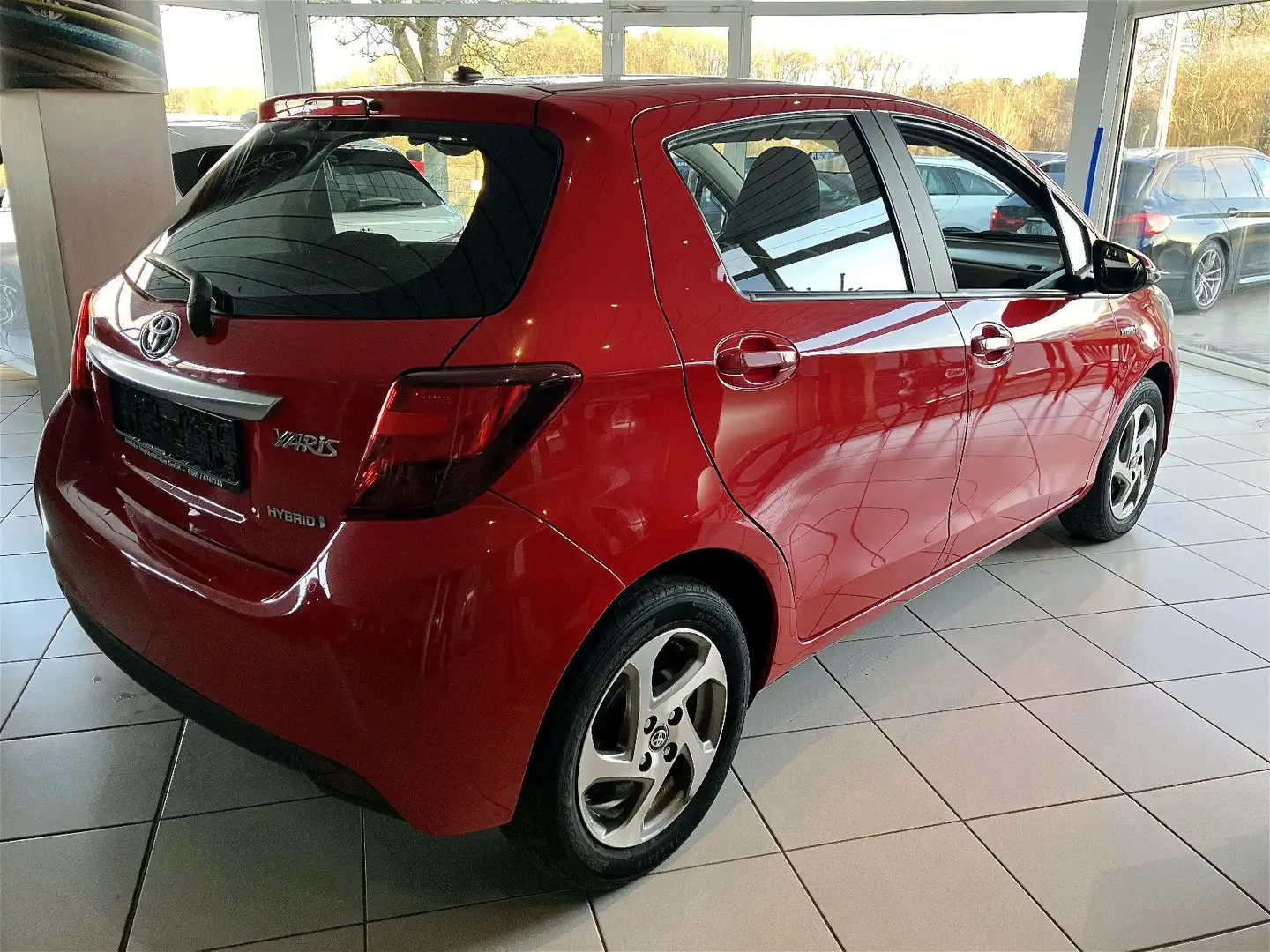 Toyota Yaris Comfort Hybrid Winterräder/HU-Neu/FSE/USB Rot - 2