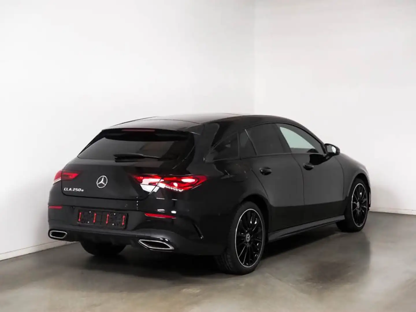 Mercedes-Benz CLA 250 CLA 250 e Shooting Brake AMG *Panoramisch dak* Zwart - 2