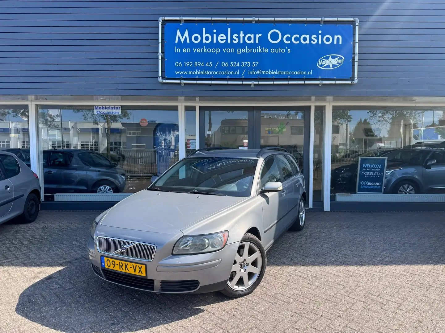 Volvo V50 2.4 Momentum Grijs - 2
