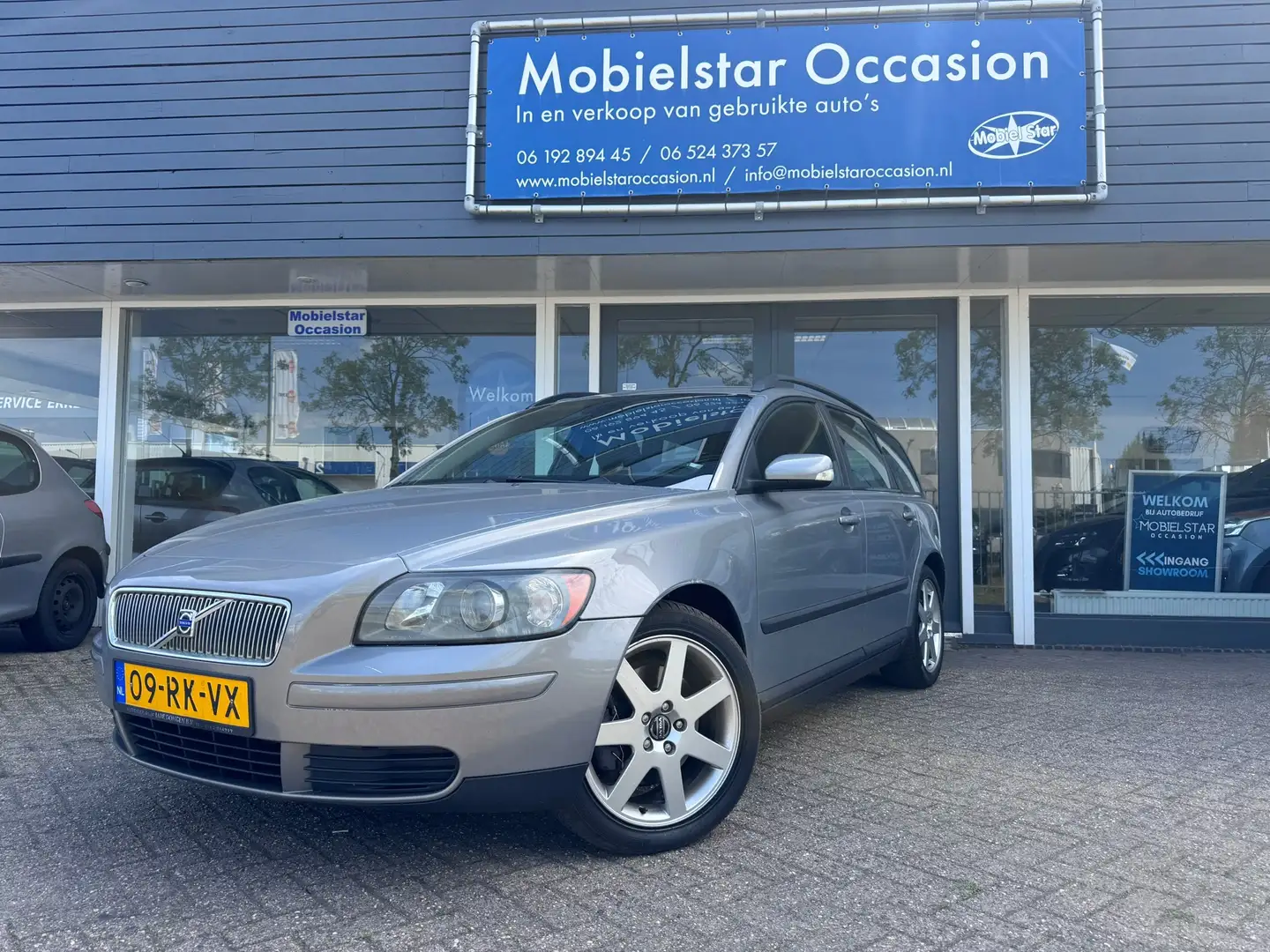 Volvo V50 2.4 Momentum Grijs - 1