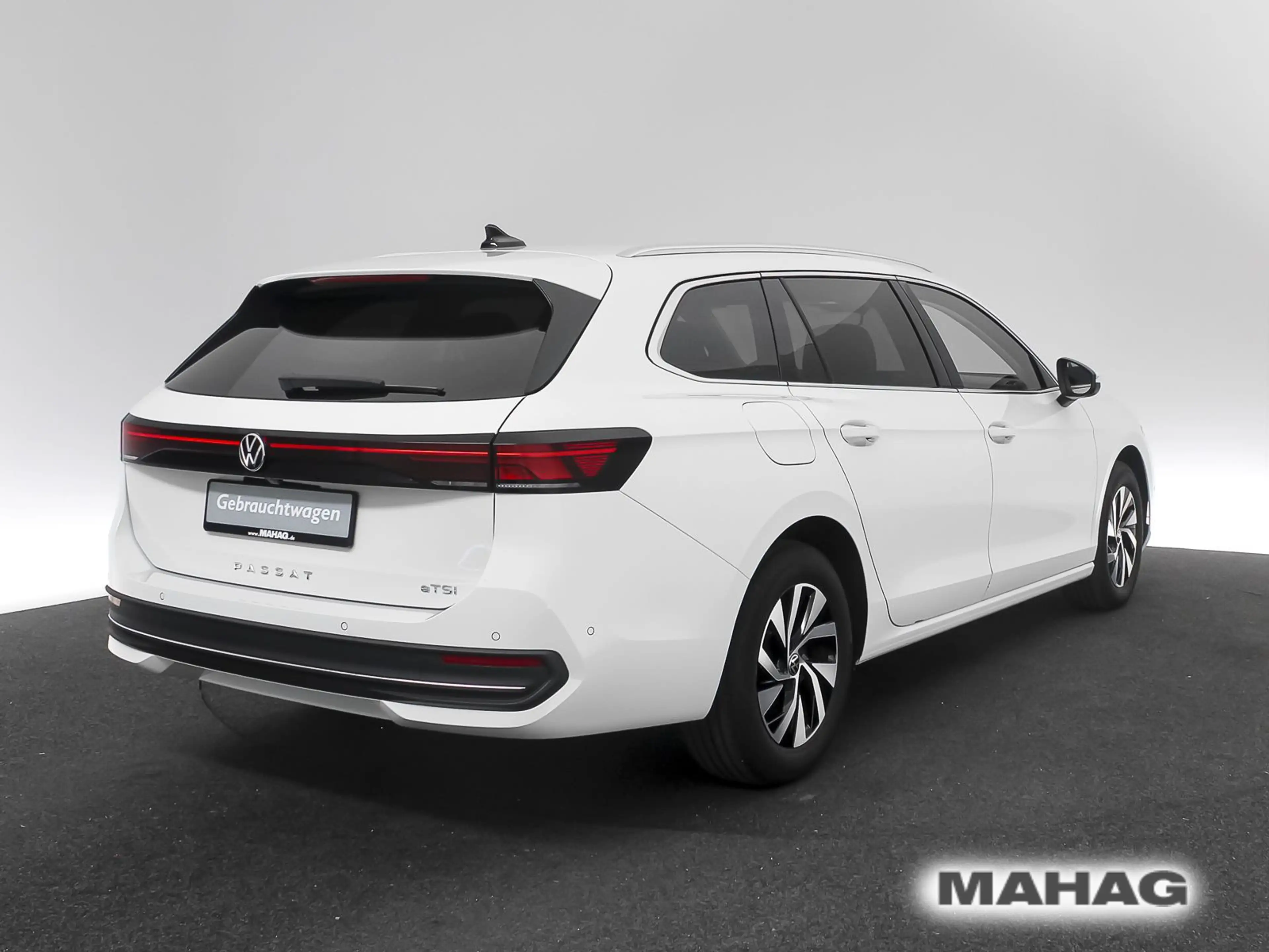 Volkswagen Passat Variant Business 1.5 eTSI LED Navi HuD Pa — photo 6