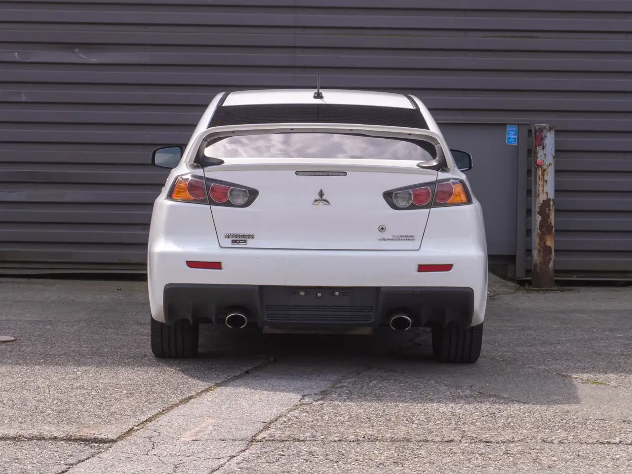 Mitsubishi Lancer снимка Mitsubishi Lancer