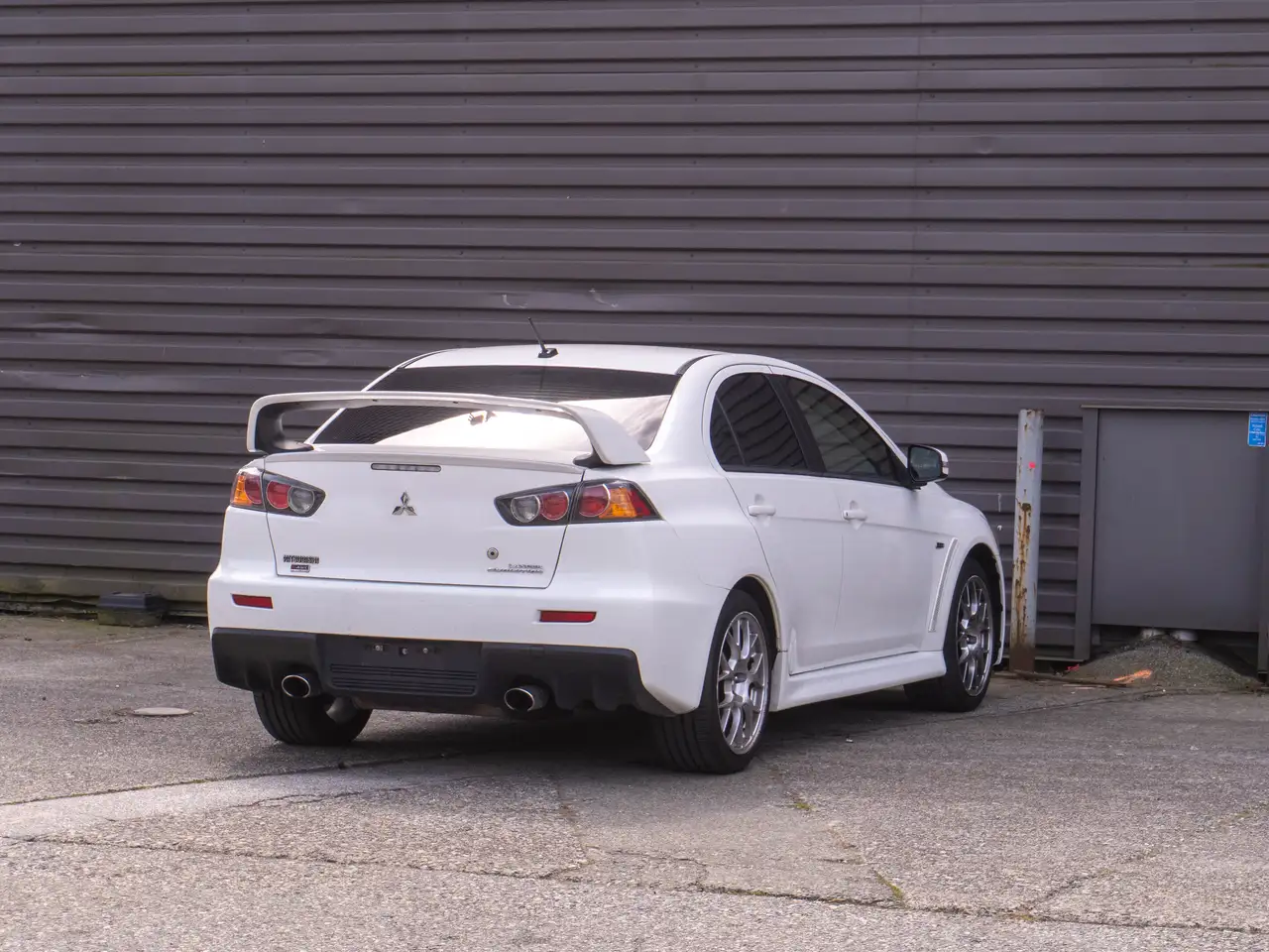 Mitsubishi Lancer снимка Mitsubishi Lancer