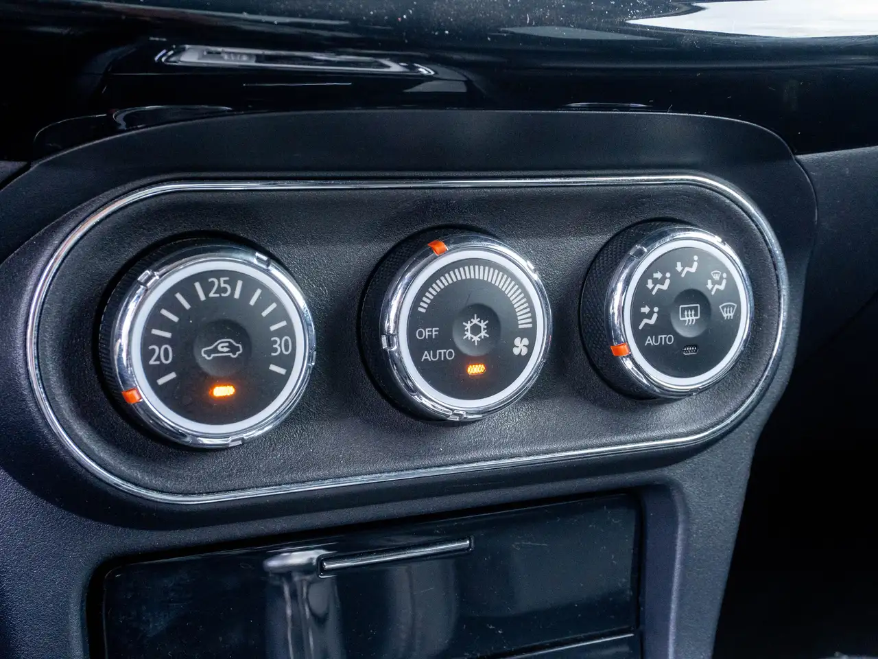 Mitsubishi Lancer снимка Mitsubishi Lancer