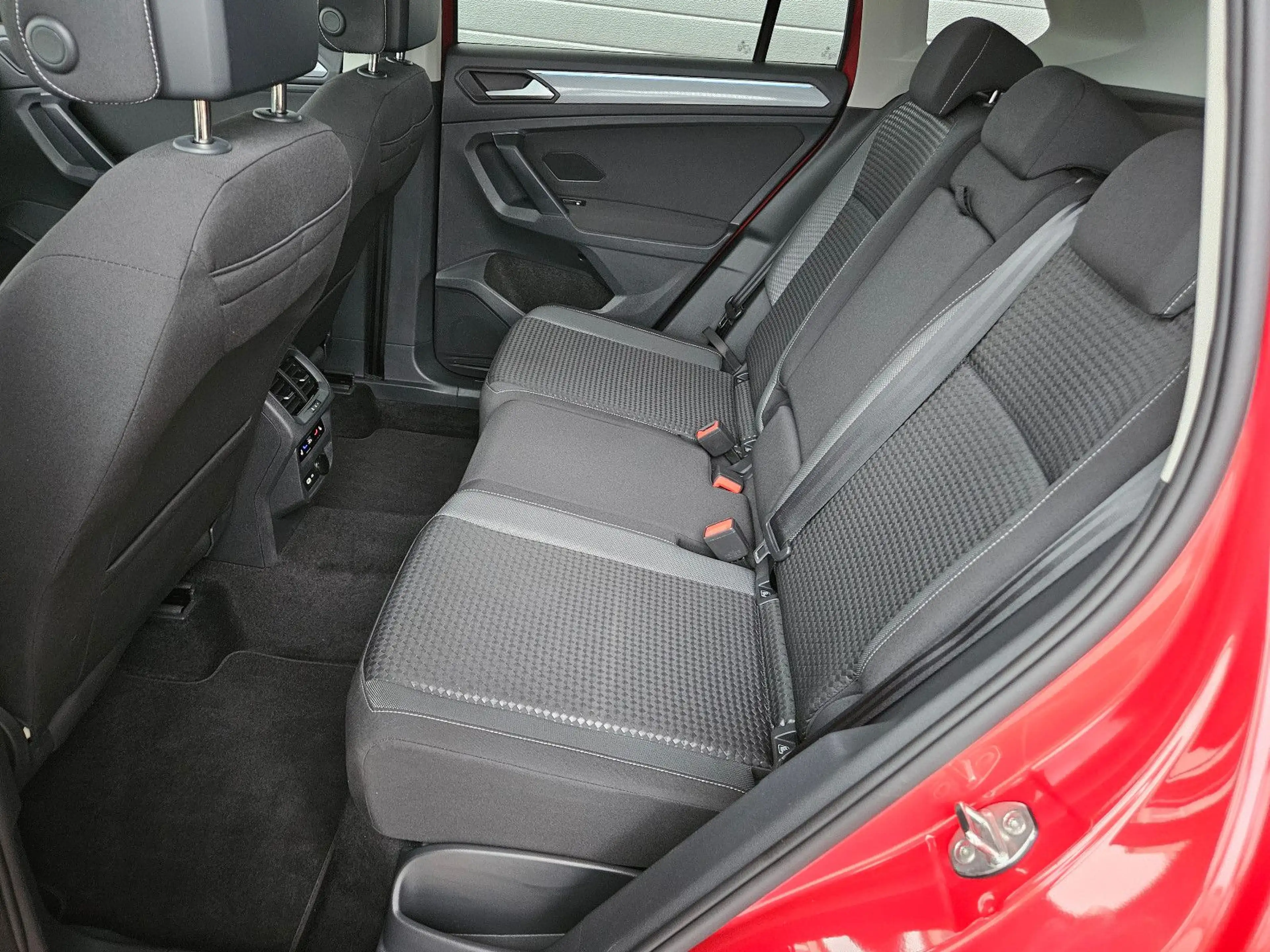 Volkswagen Tiguan 1.4 eHybrid  ACTIVE Top Zustand — photo 14