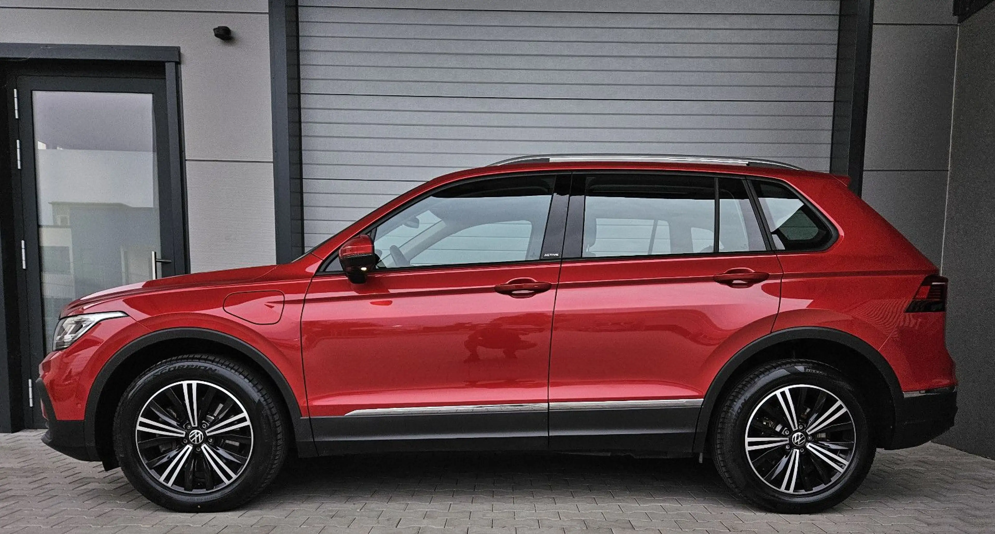 Volkswagen Tiguan 1.4 eHybrid  ACTIVE Top Zustand — photo 4