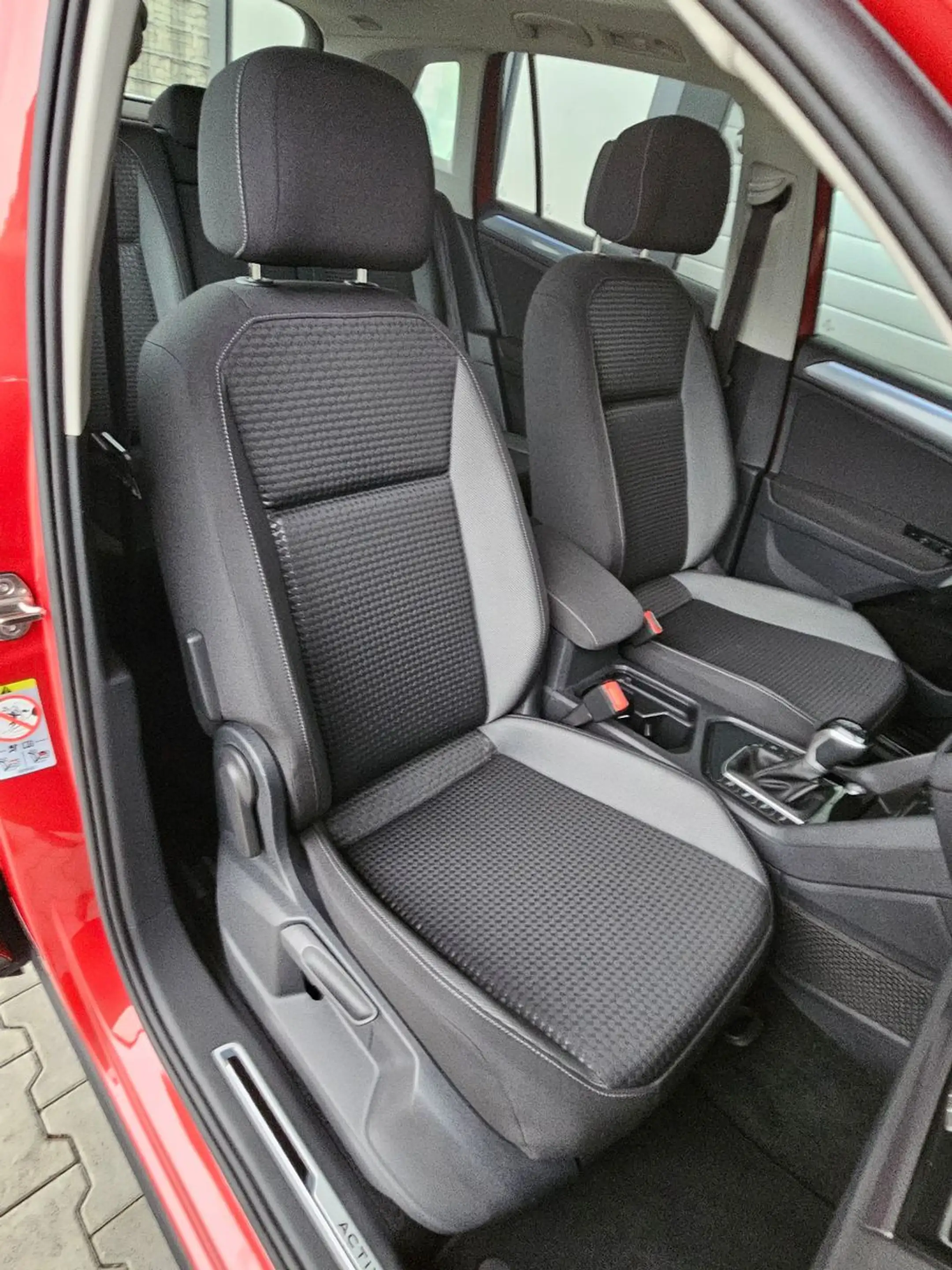 Volkswagen Tiguan 1.4 eHybrid  ACTIVE Top Zustand — photo 12