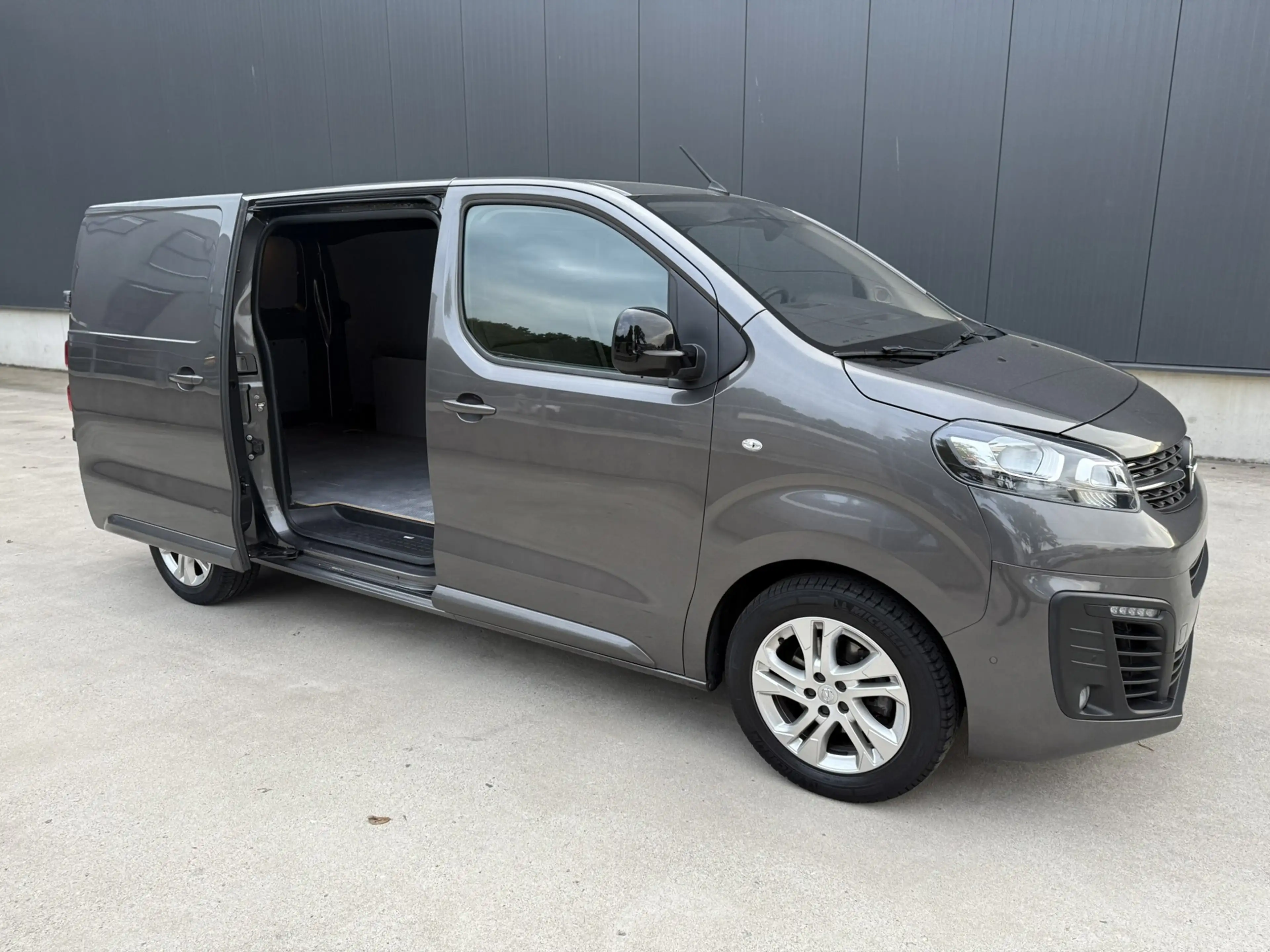Opel Vivaro 2.0 CDTI L3H1 Innovation — photo 8