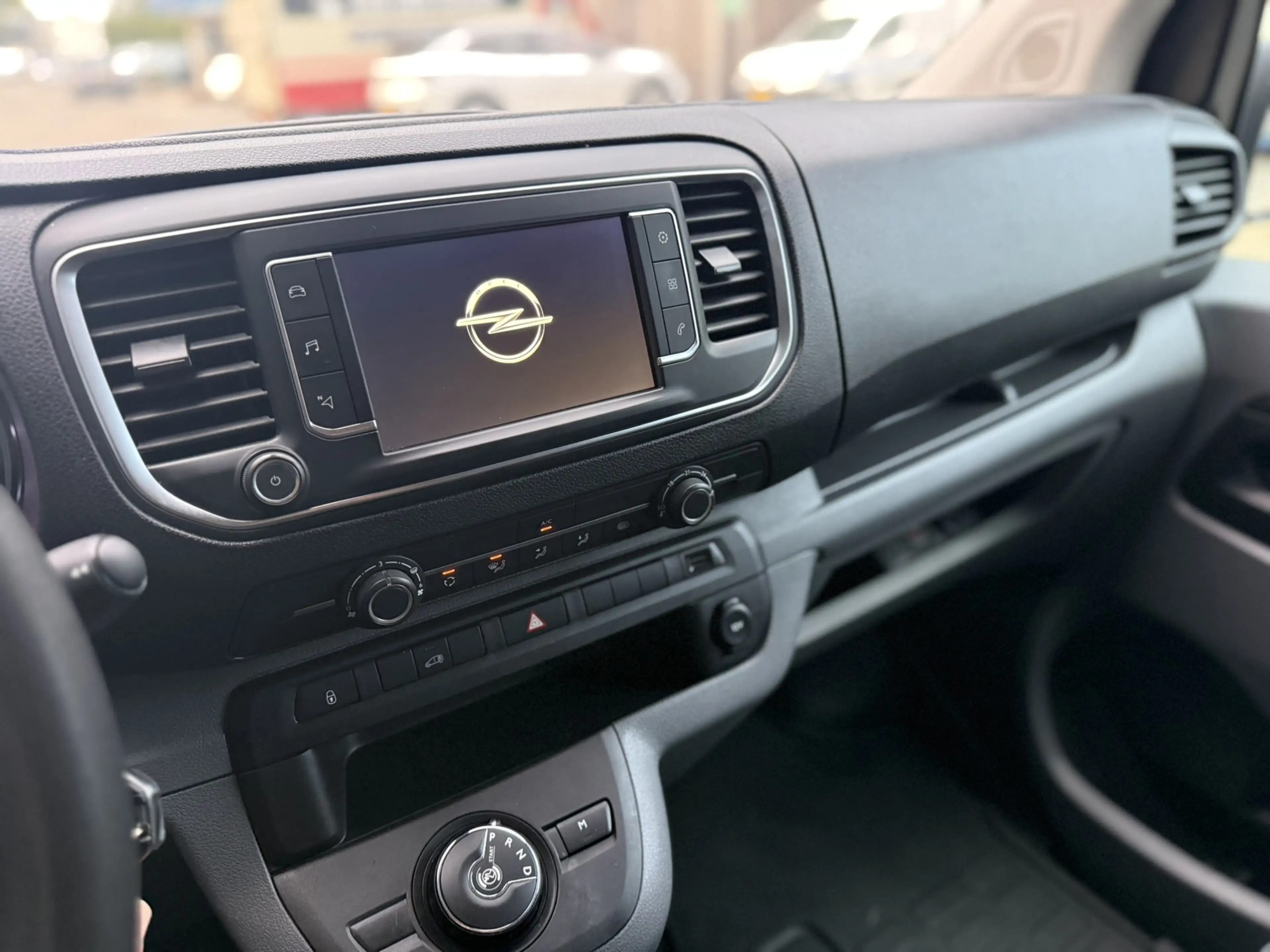 Opel Vivaro 2.0 CDTI L3H1 Innovation — photo 16
