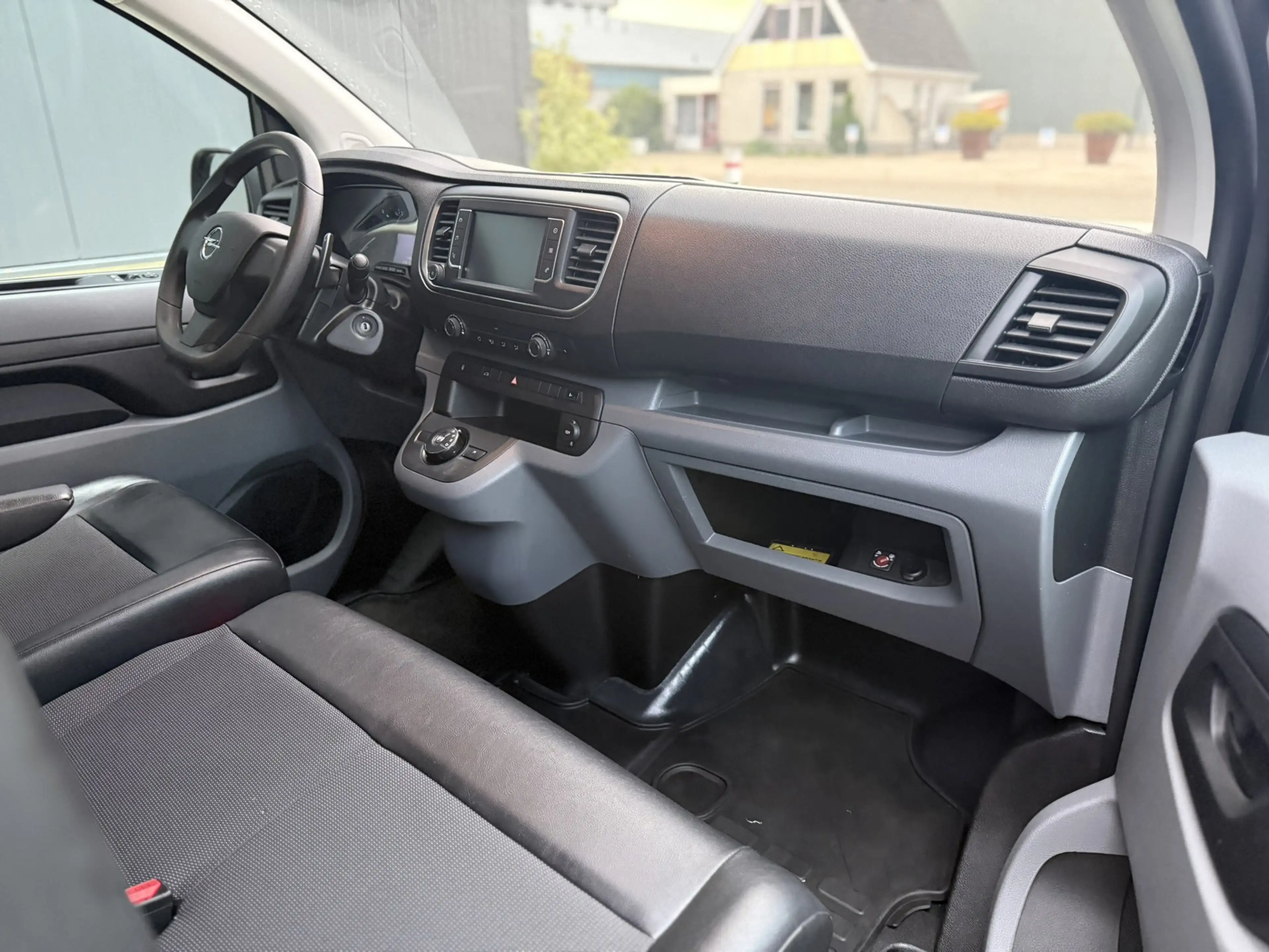 Opel Vivaro 2.0 CDTI L3H1 Innovation — photo 14