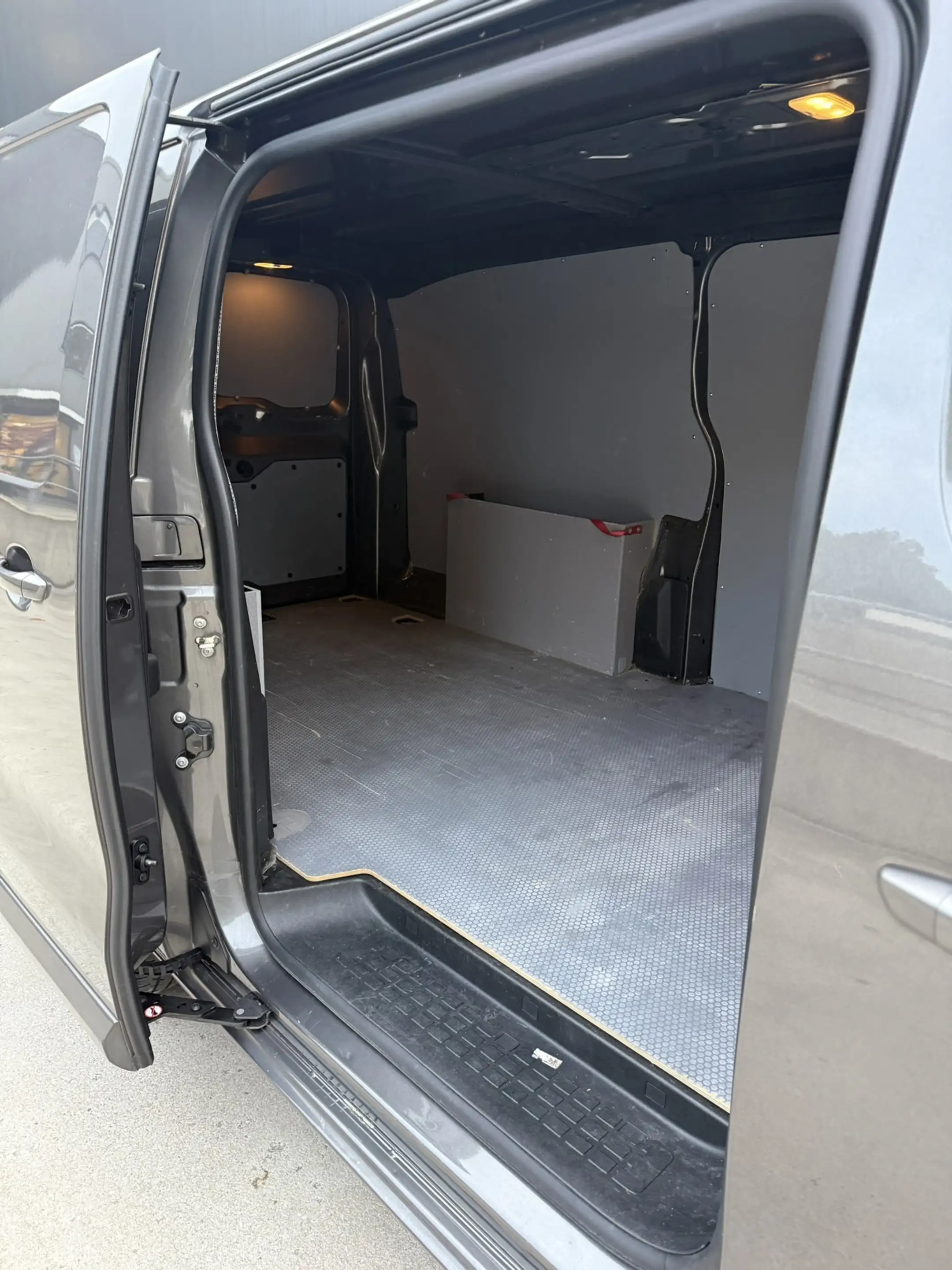 Opel Vivaro 2.0 CDTI L3H1 Innovation — photo 9
