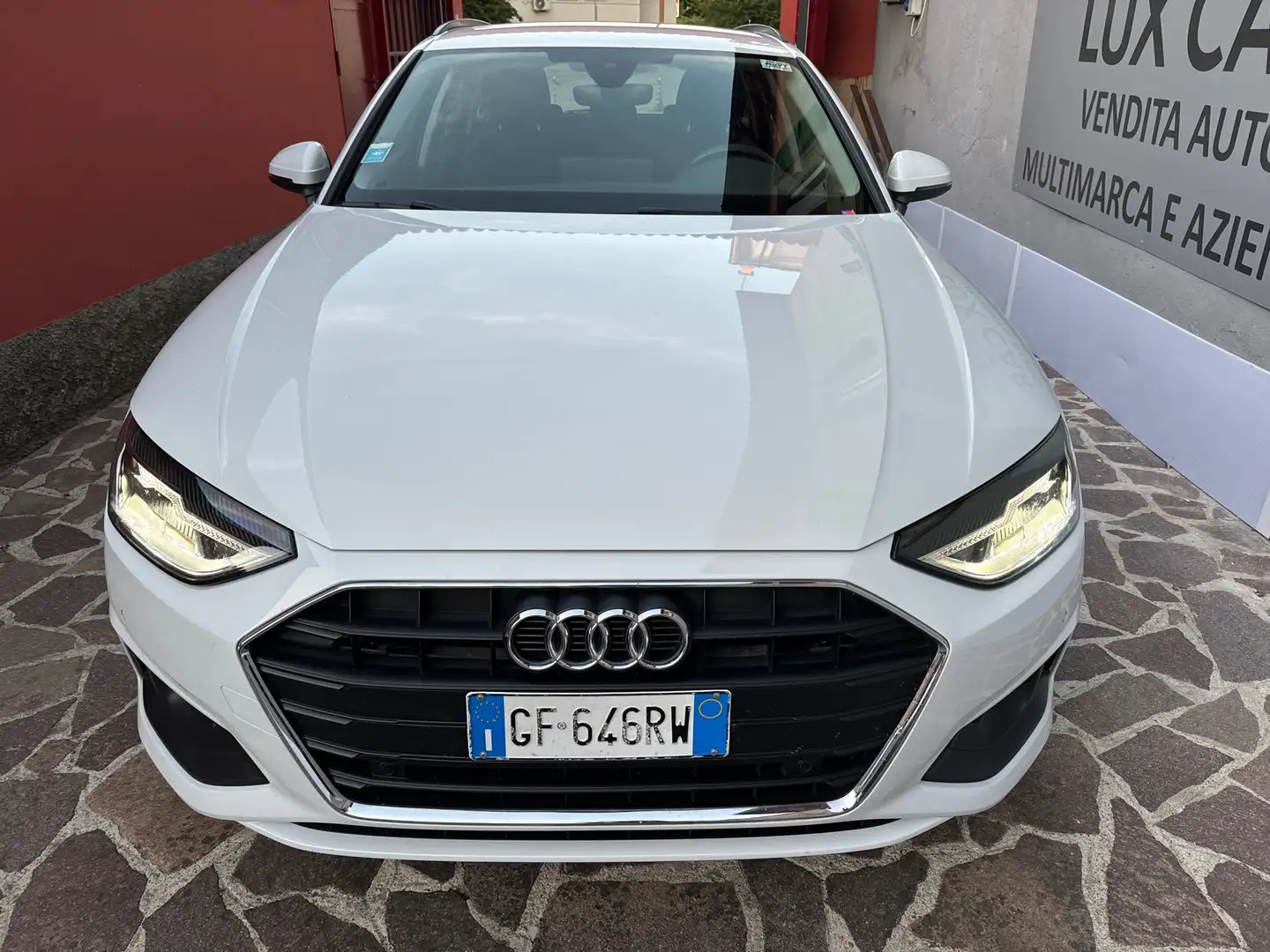 Audi A4 Avant 30 2.0 tdi mhev Business 136cv s-tronic Blanc - 1