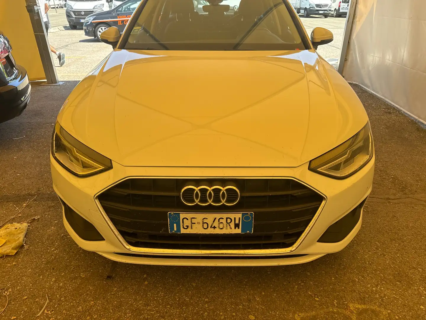 Audi A4 Avant 30 2.0 tdi mhev Business 136cv s-tronic White - 1