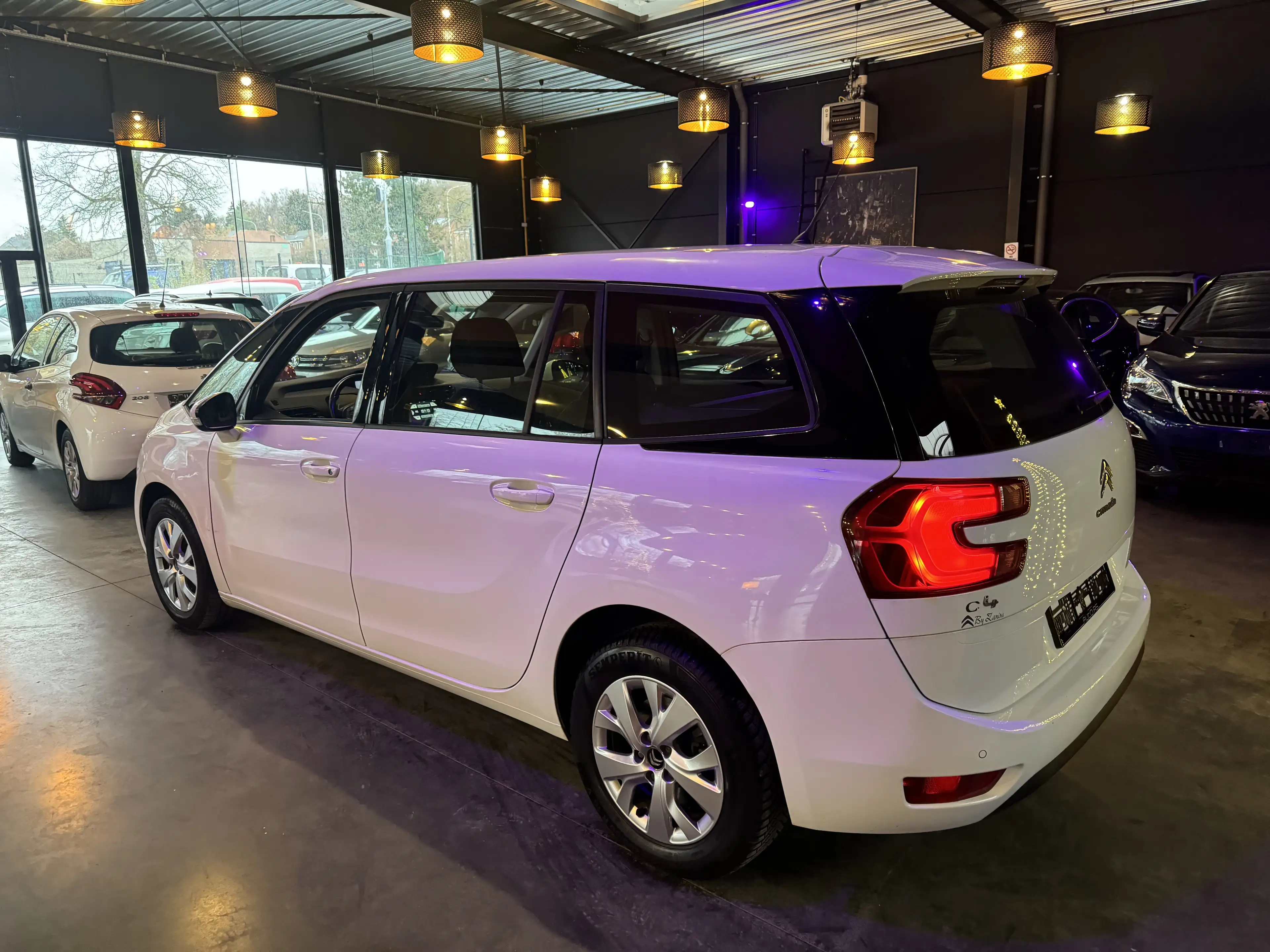 Citroen C4 Picasso 1.2 - A/C - MEDIA/TEL - NAVI - LIM/REG VITESSE — photo 6
