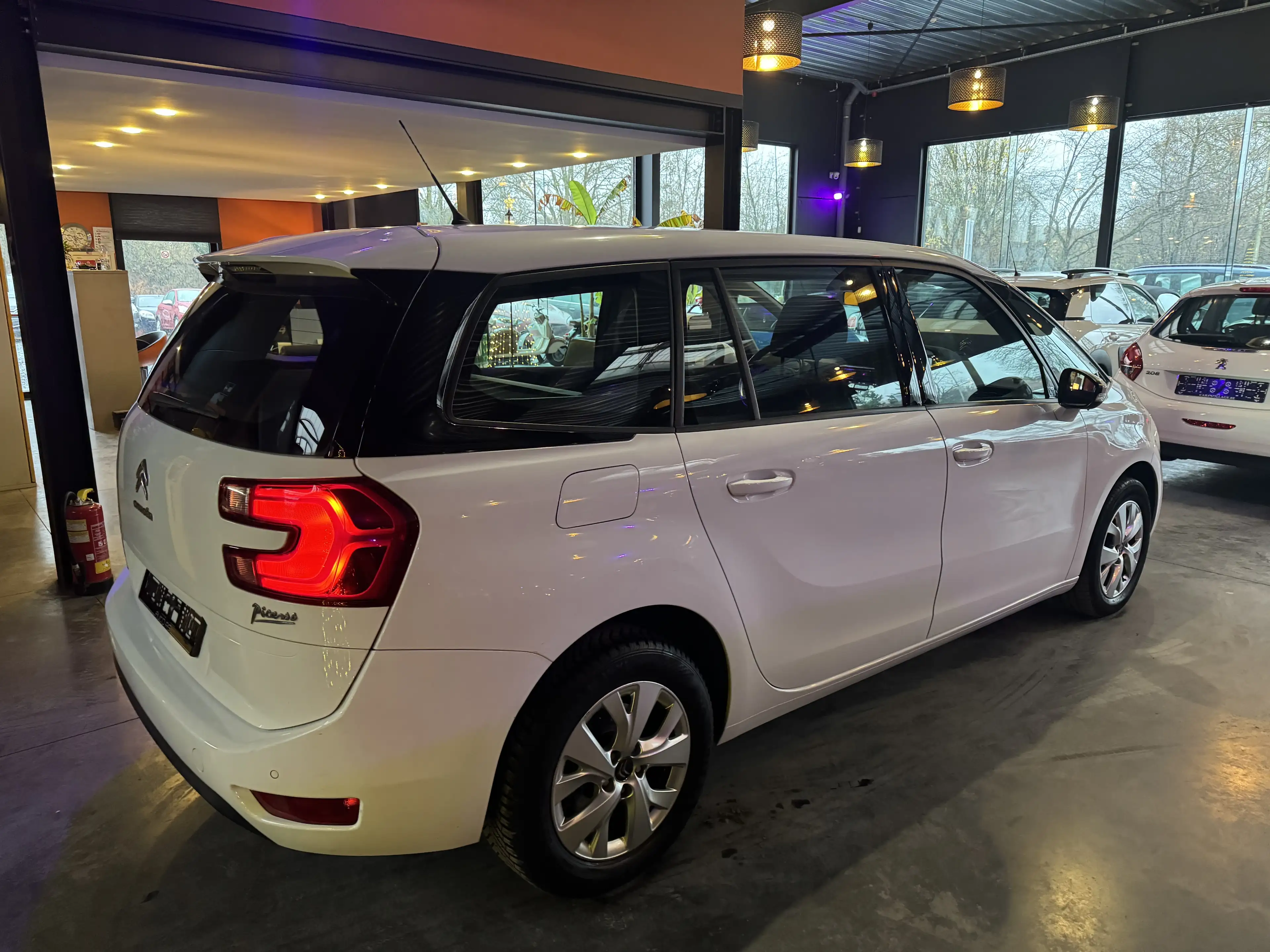 Citroen C4 Picasso 1.2 - A/C - MEDIA/TEL - NAVI - LIM/REG VITESSE — photo 9
