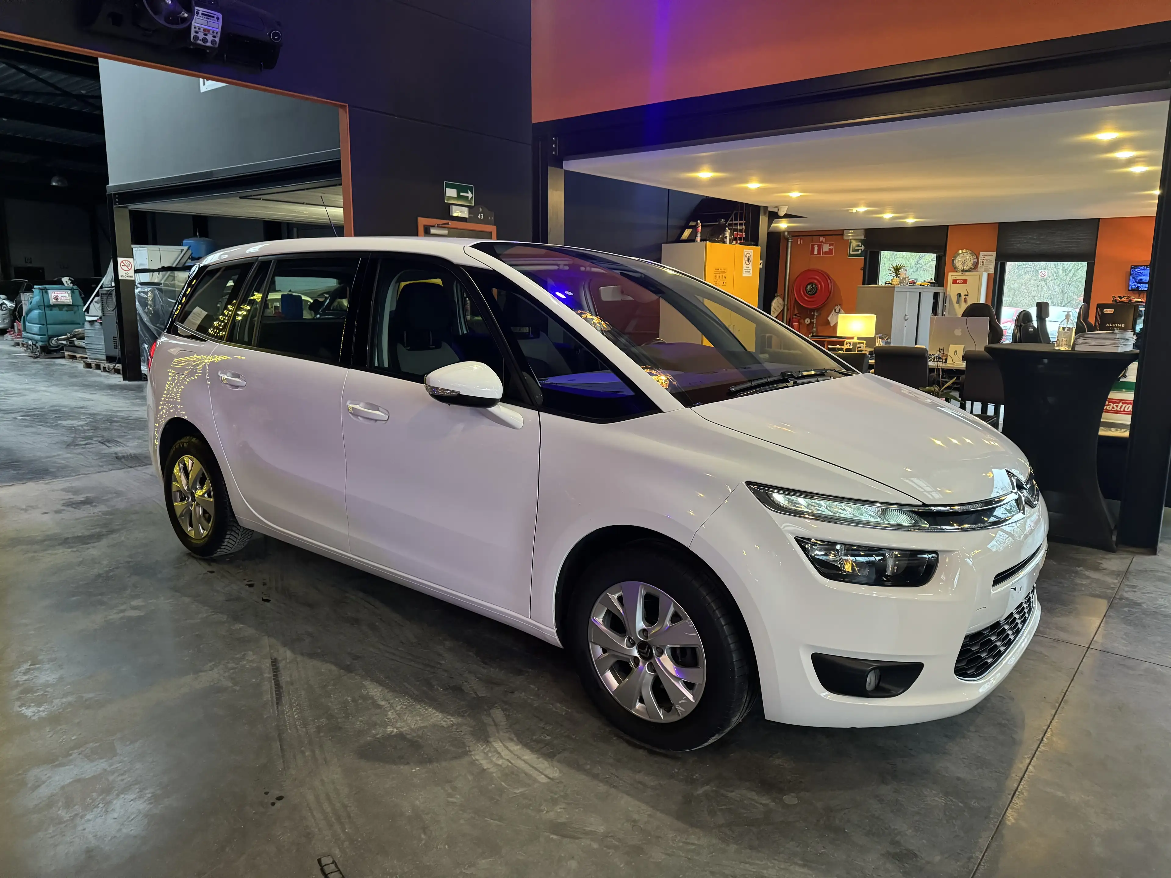 Citroen C4 Picasso 1.2 - A/C - MEDIA/TEL - NAVI - LIM/REG VITESSE — photo 2