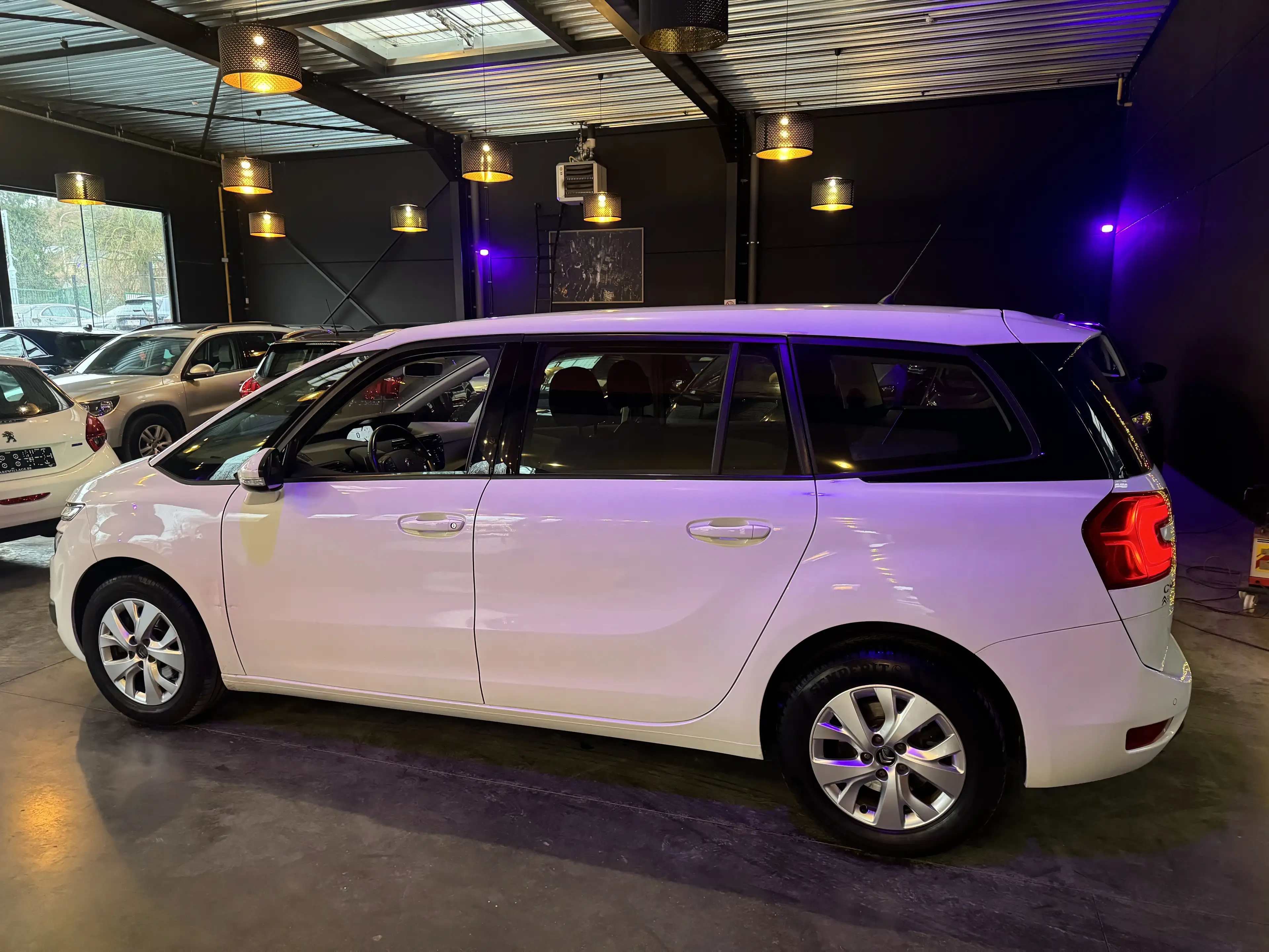 Citroen C4 Picasso 1.2 - A/C - MEDIA/TEL - NAVI - LIM/REG VITESSE — photo 5