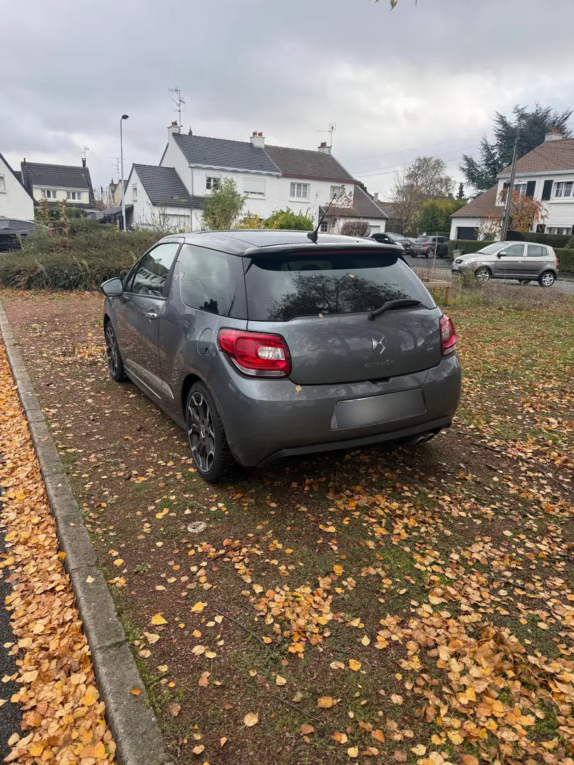 Citroen DS3 e-HDi 110 Airdream Sport Chic - 2