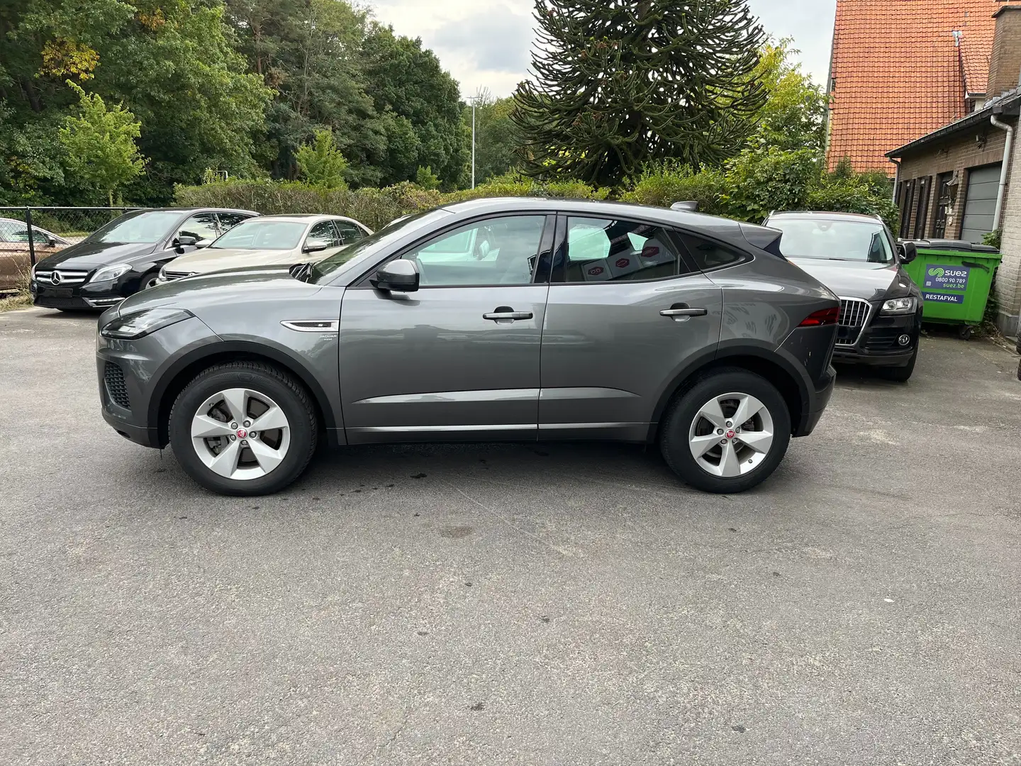 Jaguar E-Pace E-Pace P250 AWD Aut. R-Dynamic SE Grau - 2
