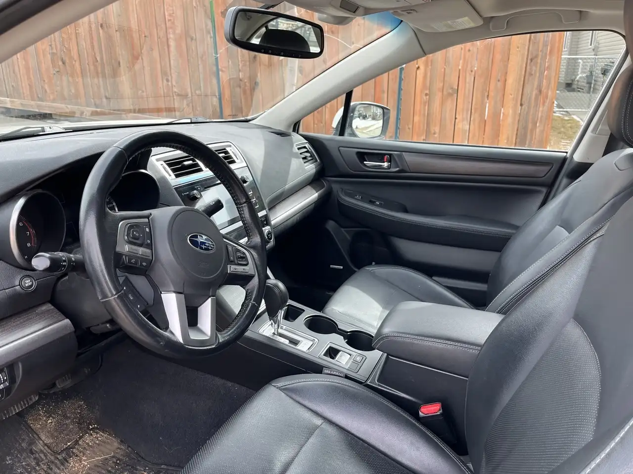 Subaru Legacy снимка Subaru Legacy
