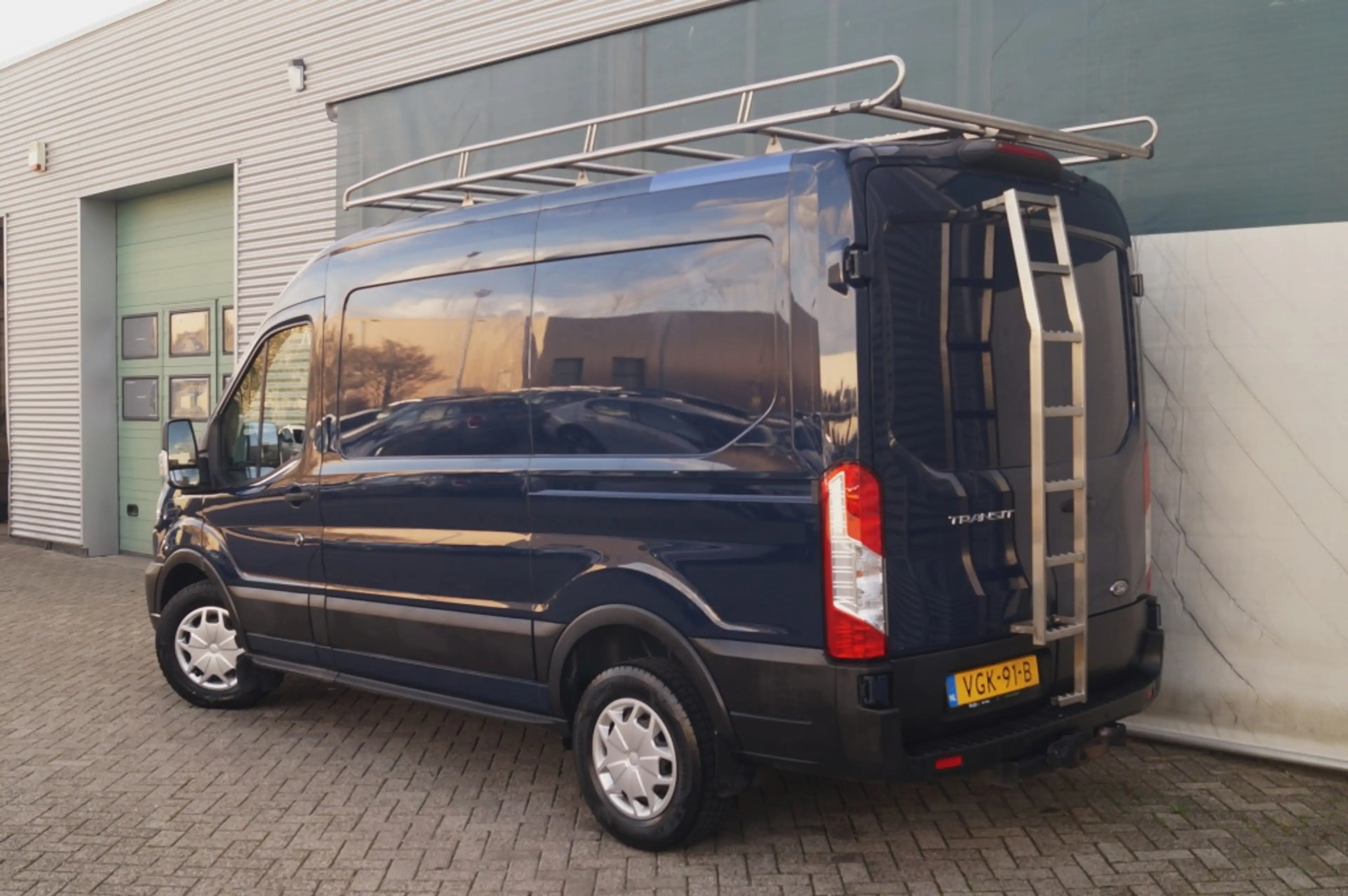 Ford Transit 330 2.0 TDCI 130pk L2-H2 Trend -AIRCO-PDC-NAVI- — photo 6