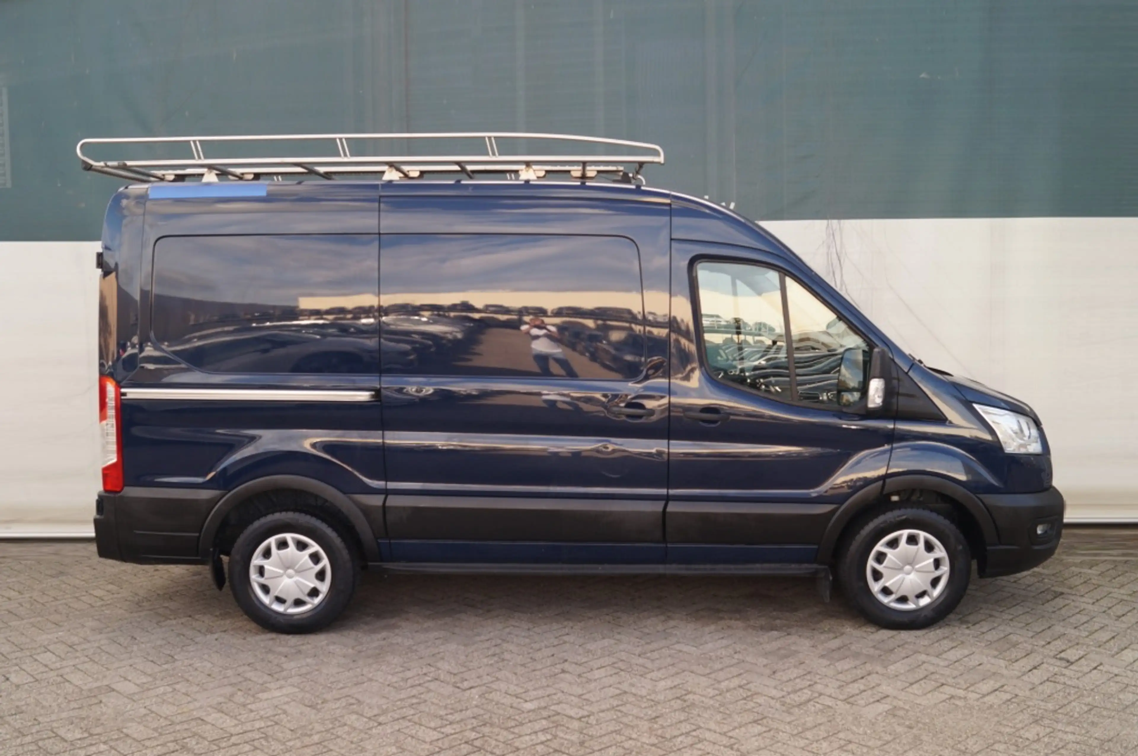 Ford Transit 330 2.0 TDCI 130pk L2-H2 Trend -AIRCO-PDC-NAVI- — photo 2