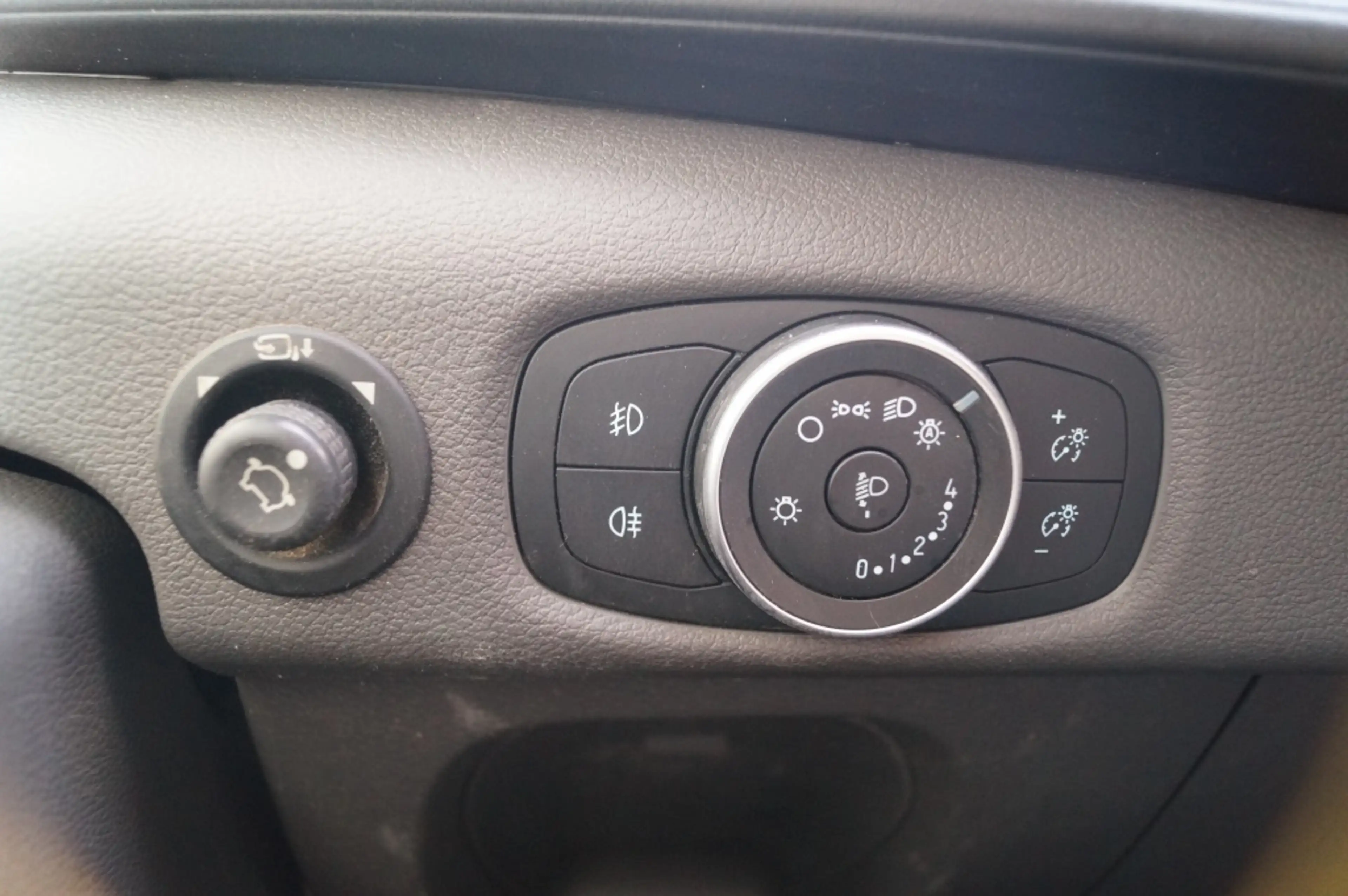 Ford Transit 330 2.0 TDCI 130pk L2-H2 Trend -AIRCO-PDC-NAVI- — photo 14