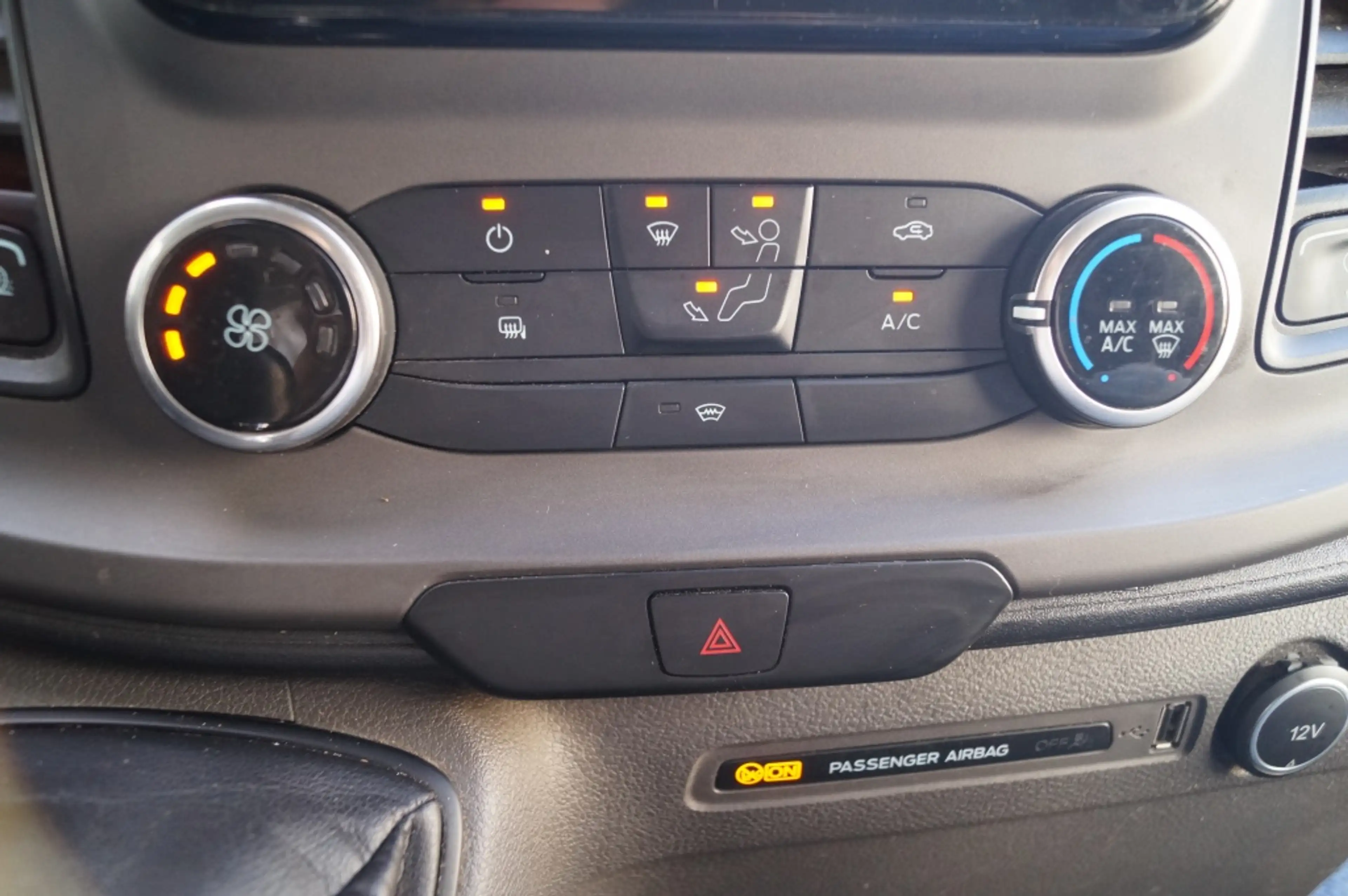 Ford Transit 330 2.0 TDCI 130pk L2-H2 Trend -AIRCO-PDC-NAVI- — photo 31