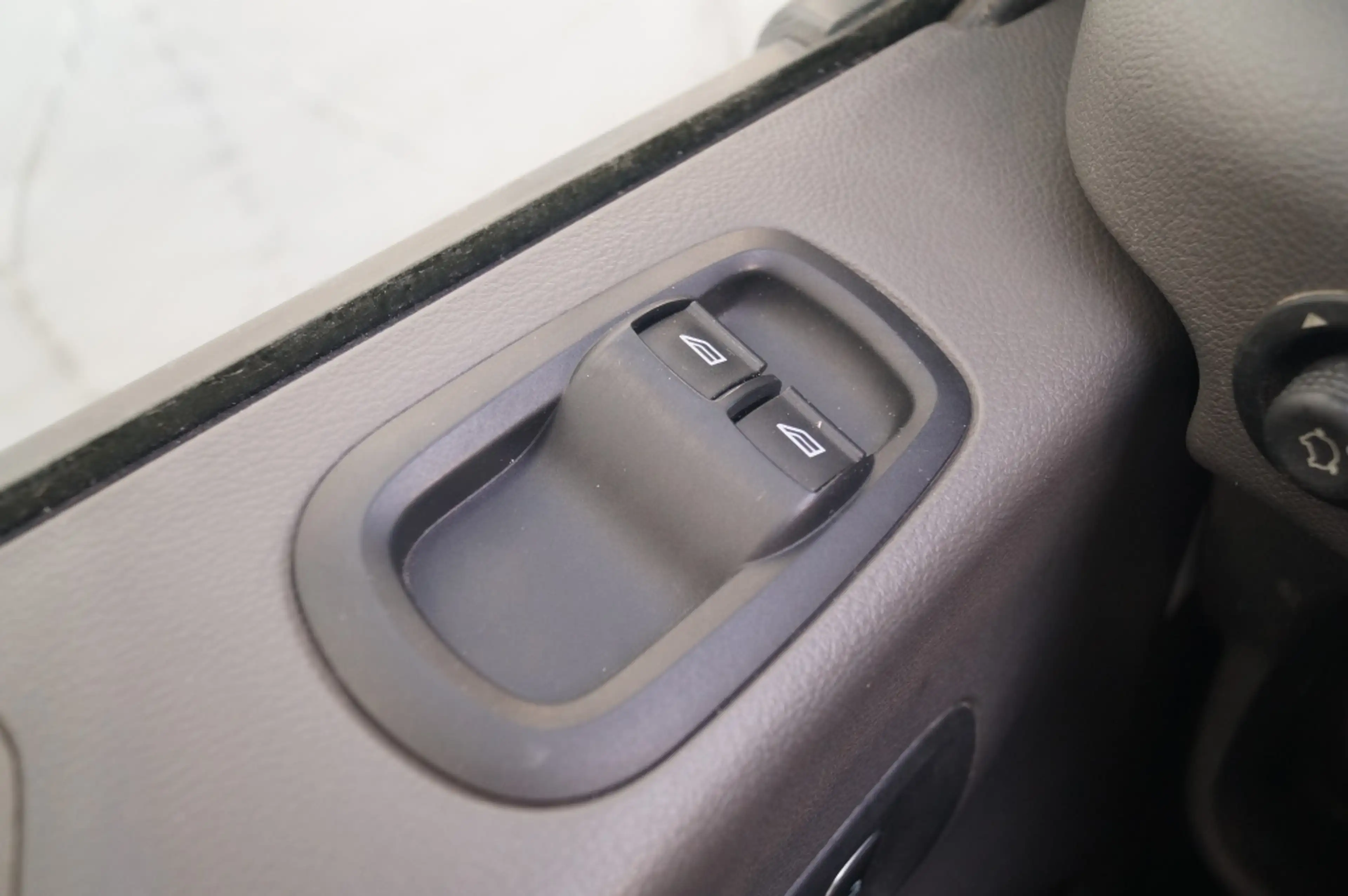 Ford Transit 330 2.0 TDCI 130pk L2-H2 Trend -AIRCO-PDC-NAVI- — photo 15