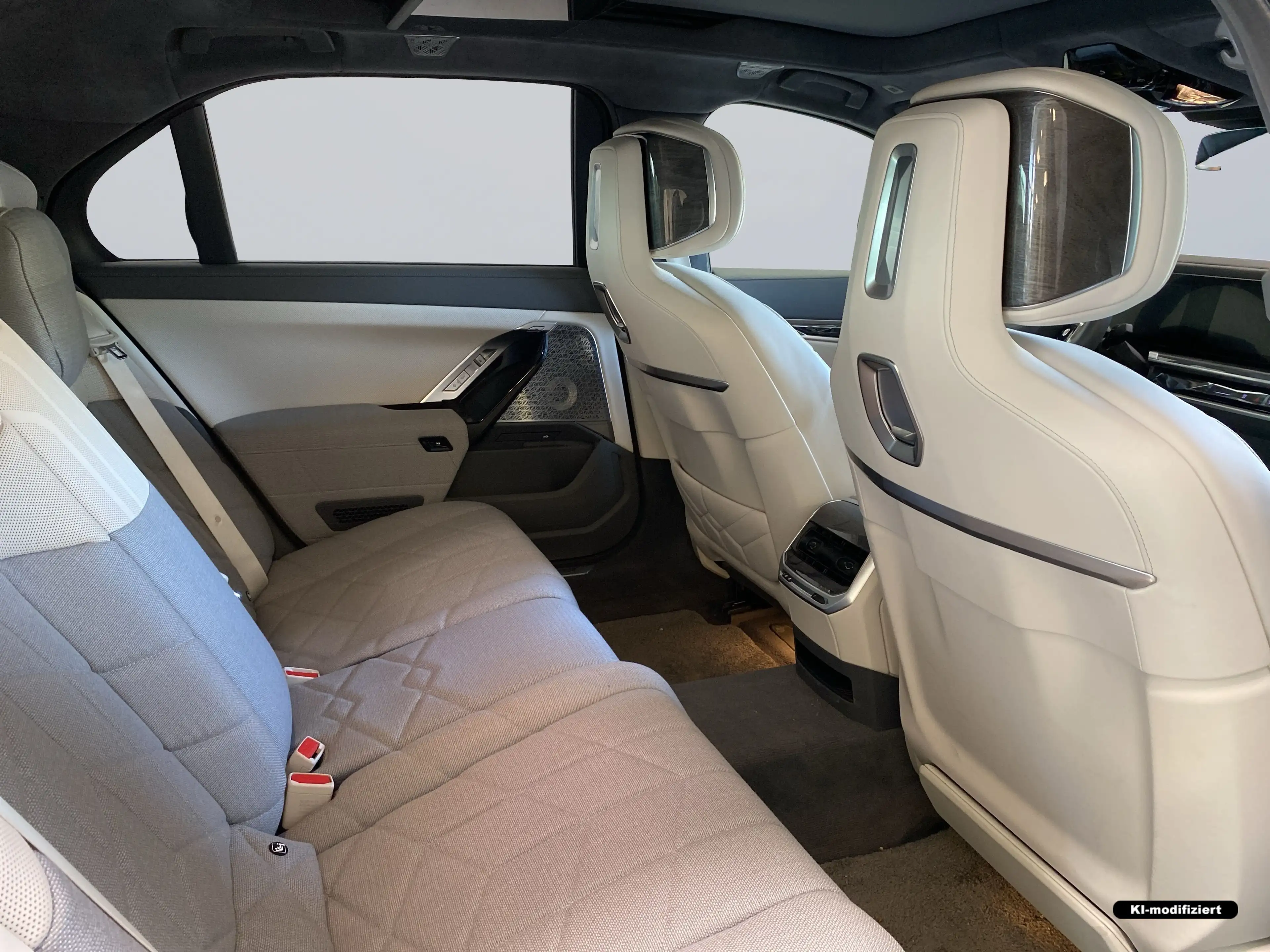 BMW i7 xDrive60 Limousine M Sportpaket B&W Surround — photo 10