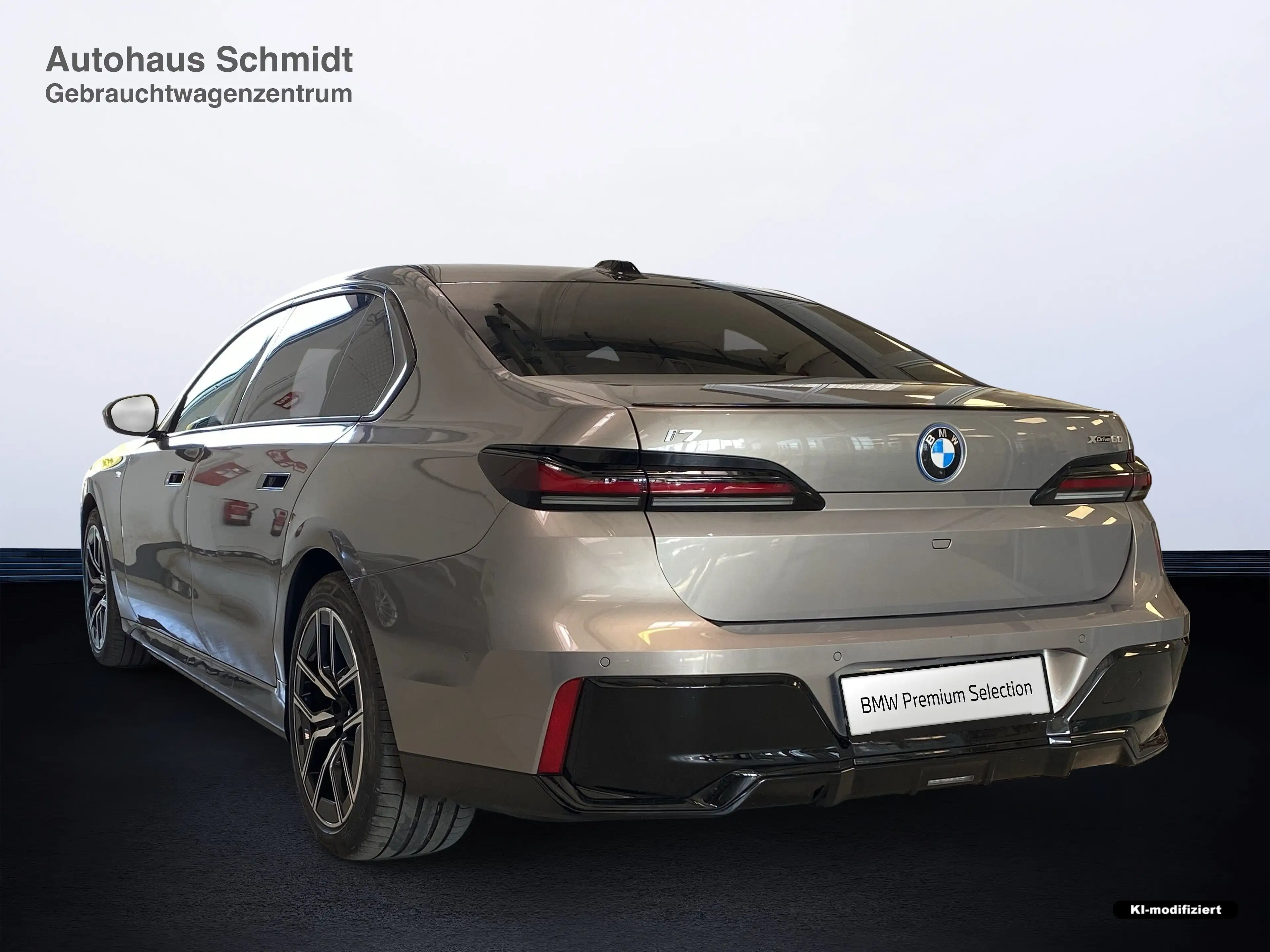 BMW i7 xDrive60 Limousine M Sportpaket B&W Surround — photo 3