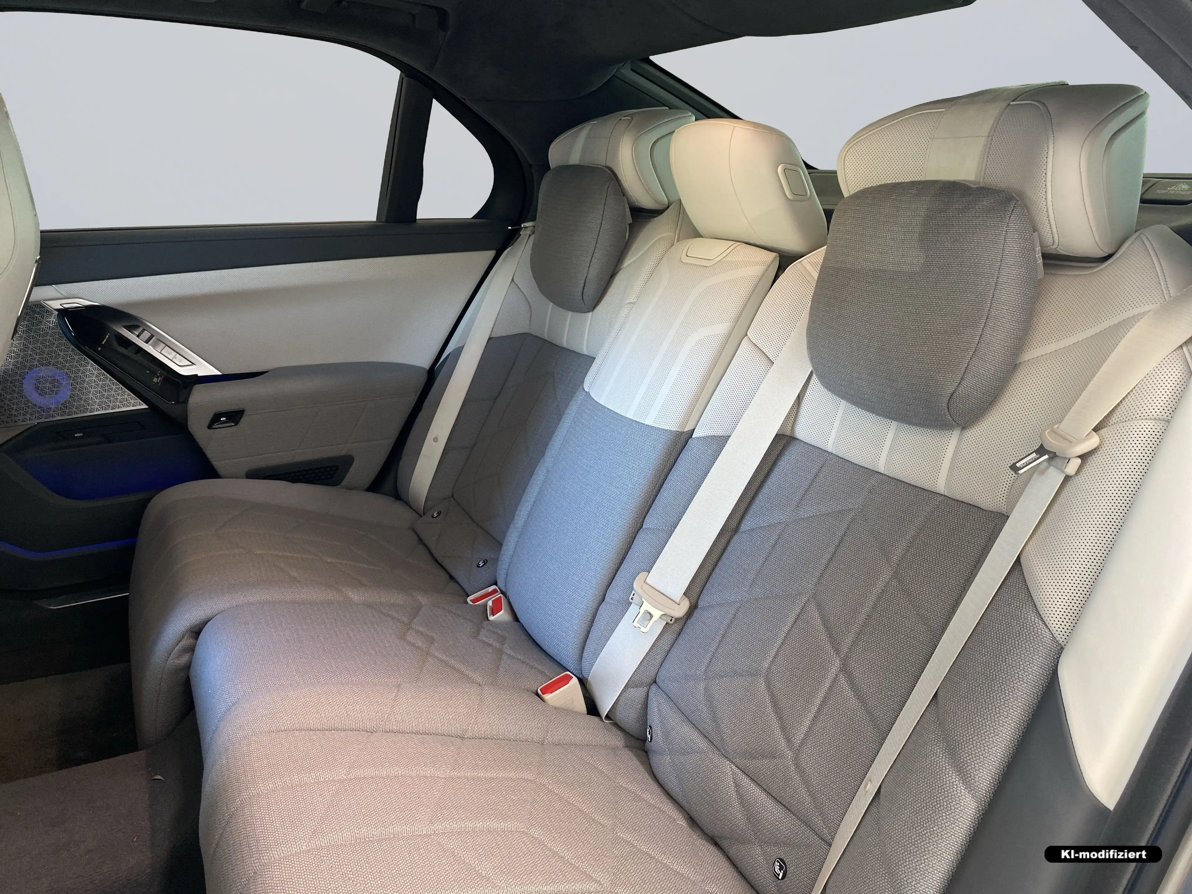 BMW i7 xDrive60 Limousine M Sportpaket B&W Surround — photo 9