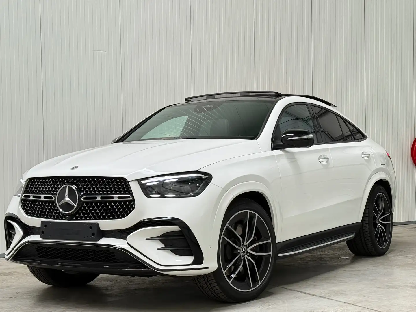 Mercedes-Benz GLE 350 de Coupé AMG Line Wit - 2
