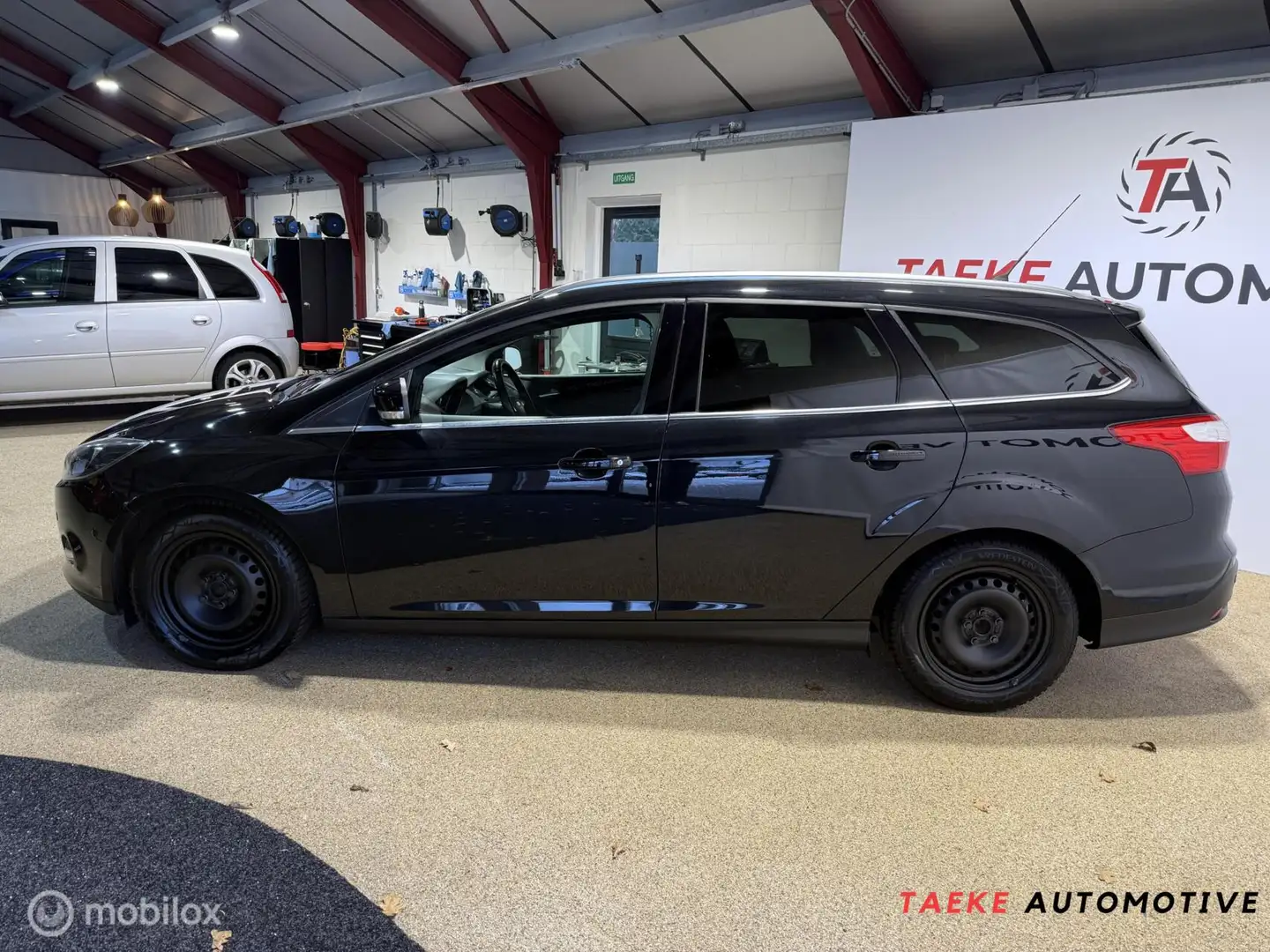 Ford Focus Wagon 1.0 EcoBoost Titanium APK/CLIMA/CRUISE Schwarz - 2