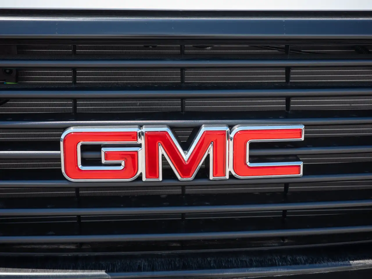 GMC Savana photo GMC Savana