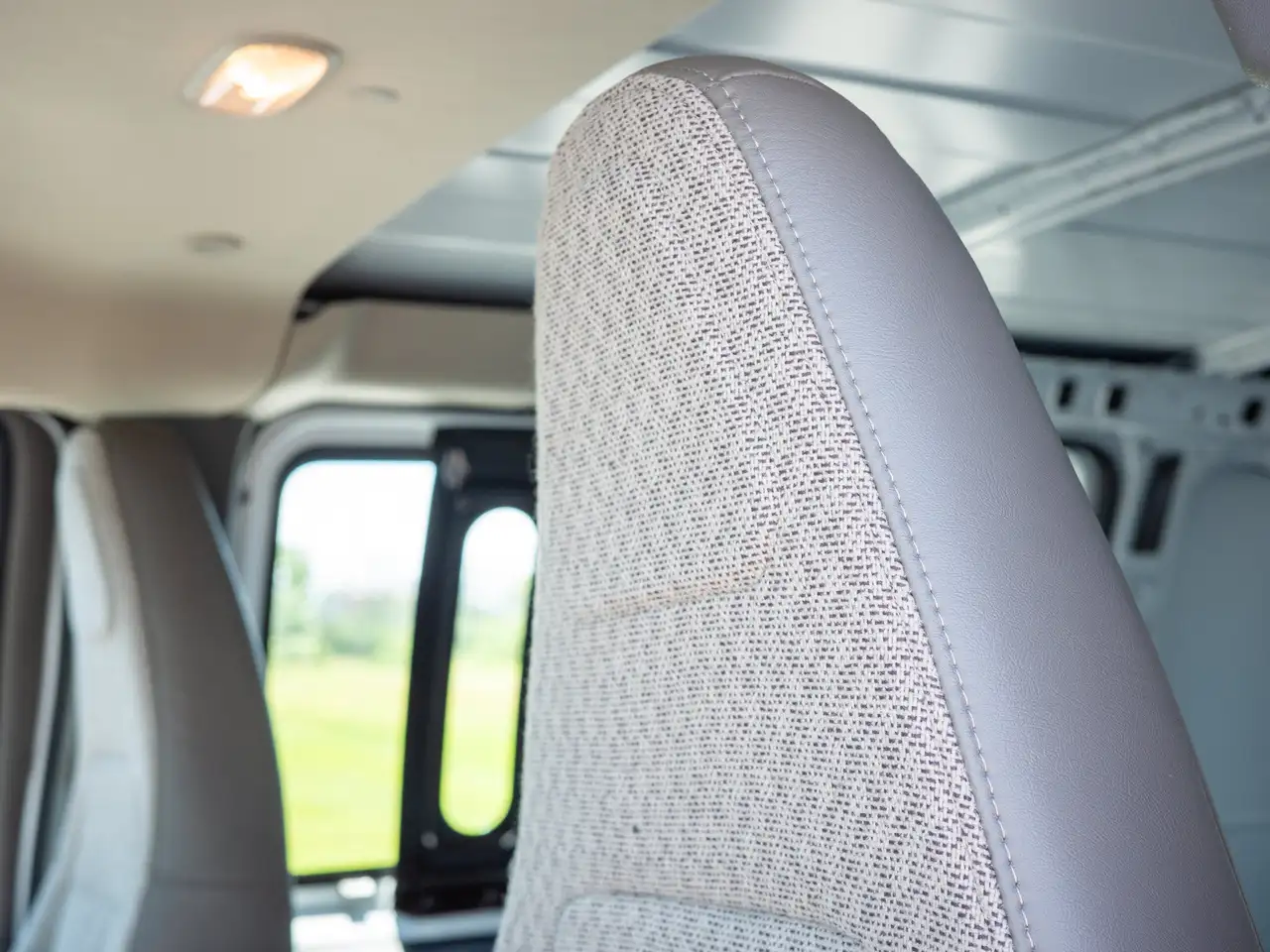 GMC Savana photo GMC Savana