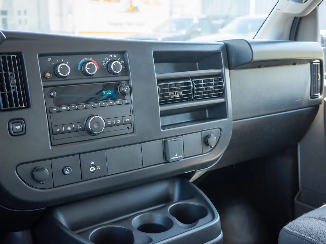 GMC Savana photo GMC Savana