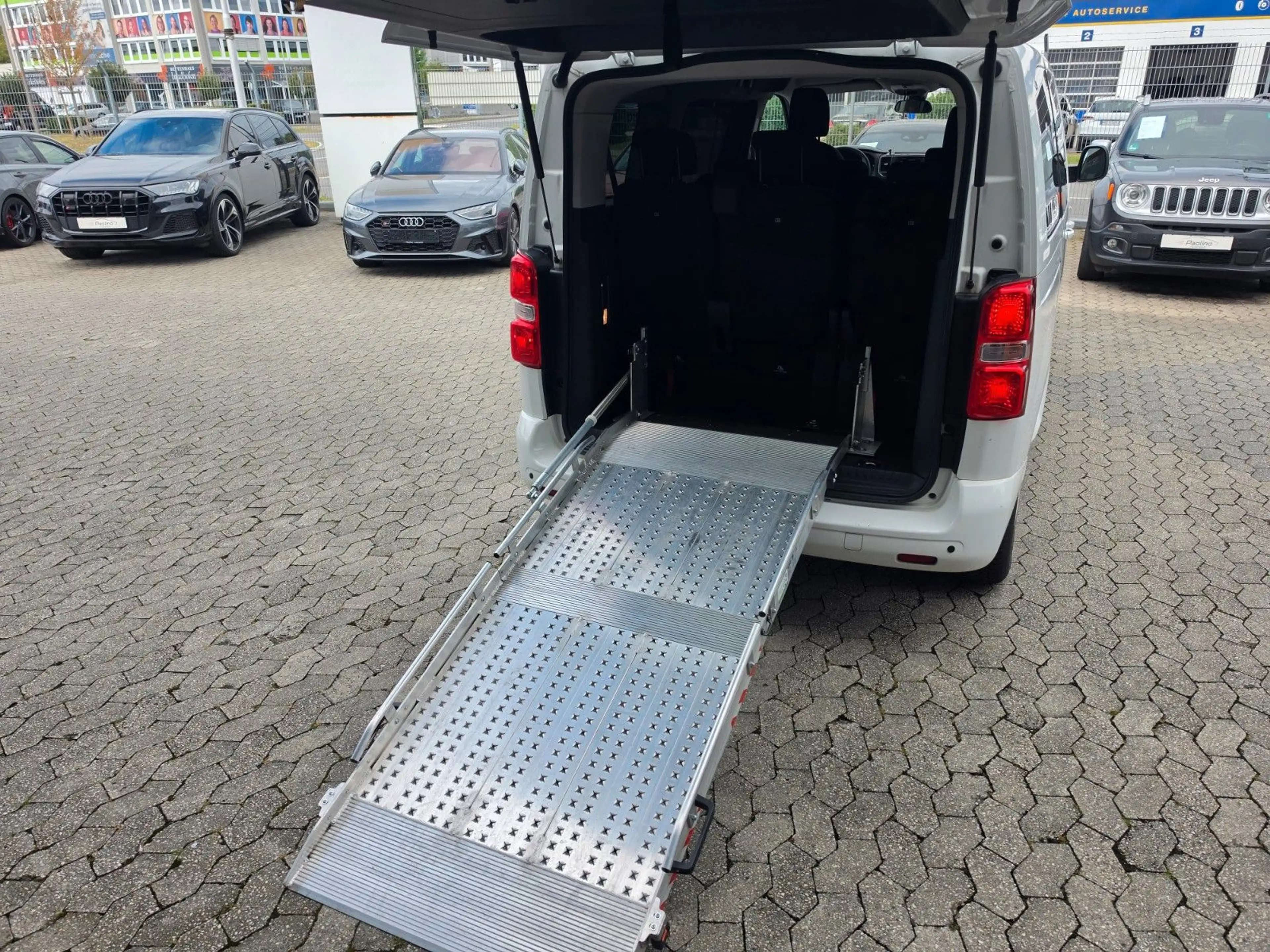 Citroen Spacetourer Feel M *Rollstuhl-Rampe*Behinderten — photo 6