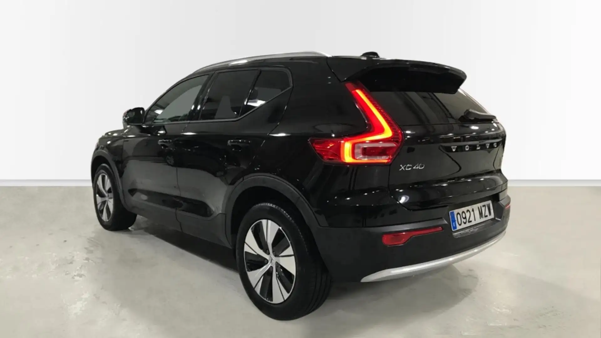Volvo XC40 2.0 B3 CORE AUTO 5P - 2