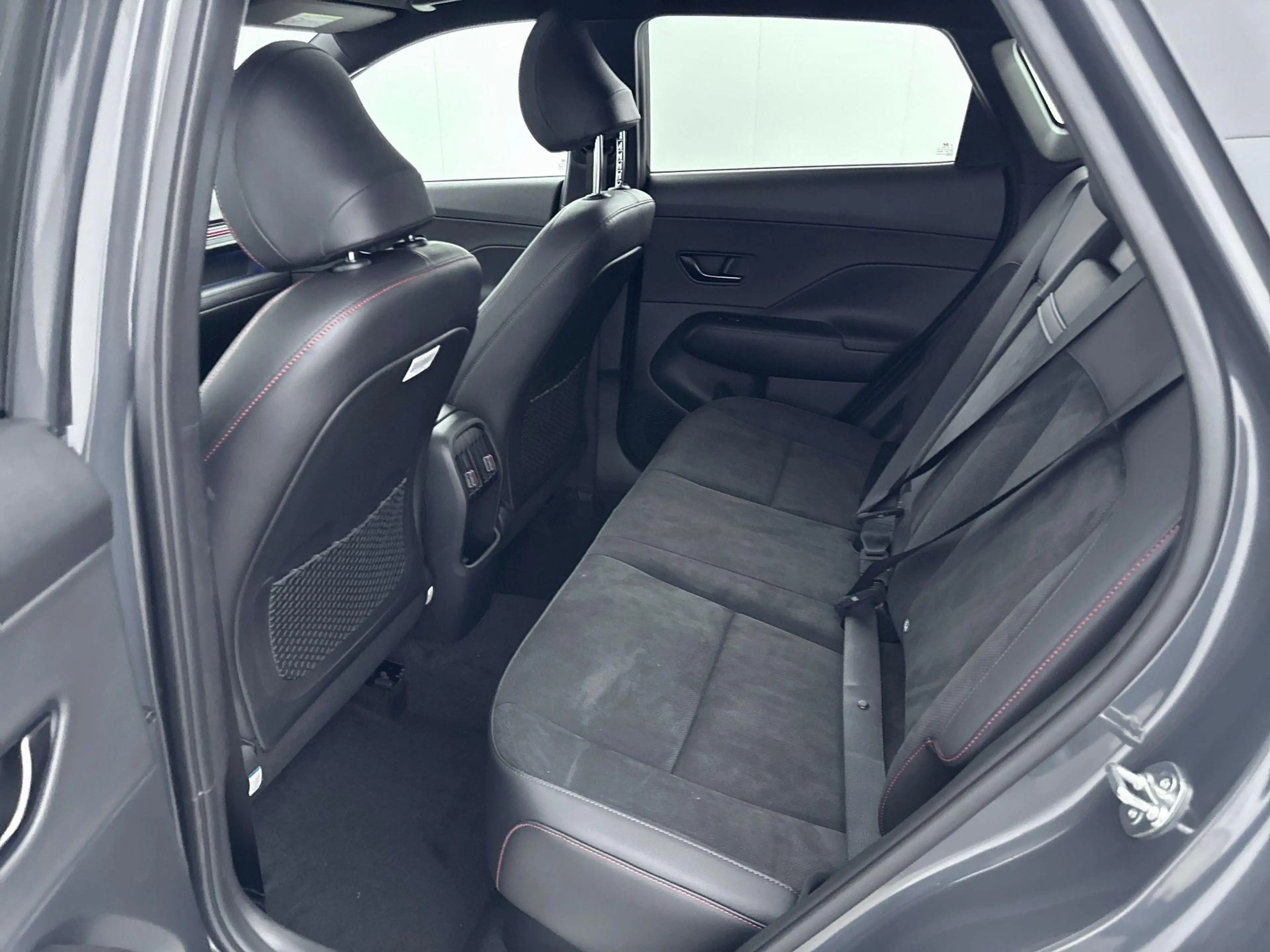 Hyundai KONA 1.6 GDI HEV N Line Sky Panoramadak | 19 Inch velge — photo 8