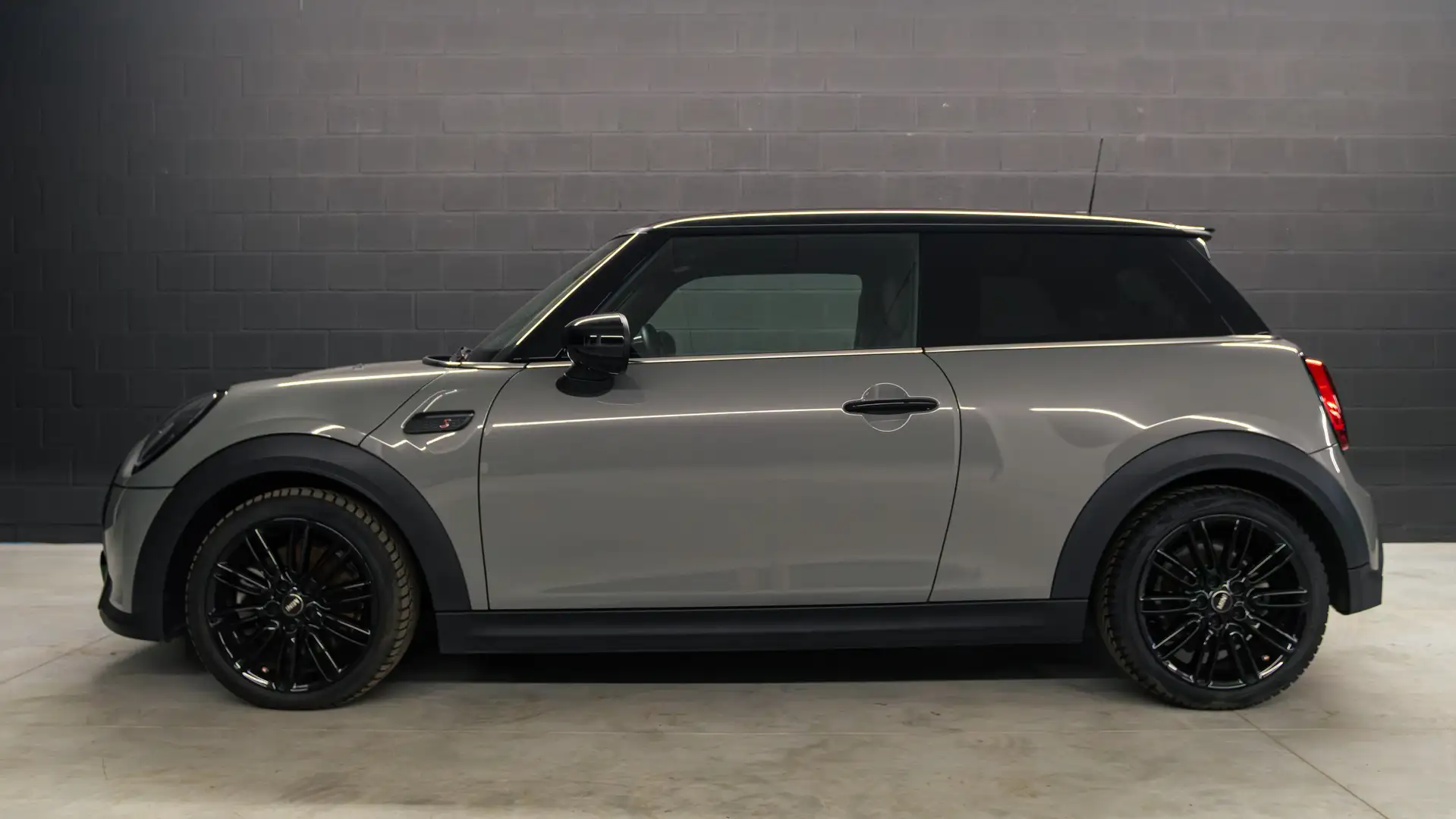 MINI Cooper S 2.0 Classic trim | Premium | LED | Apple carplay Gris - 2