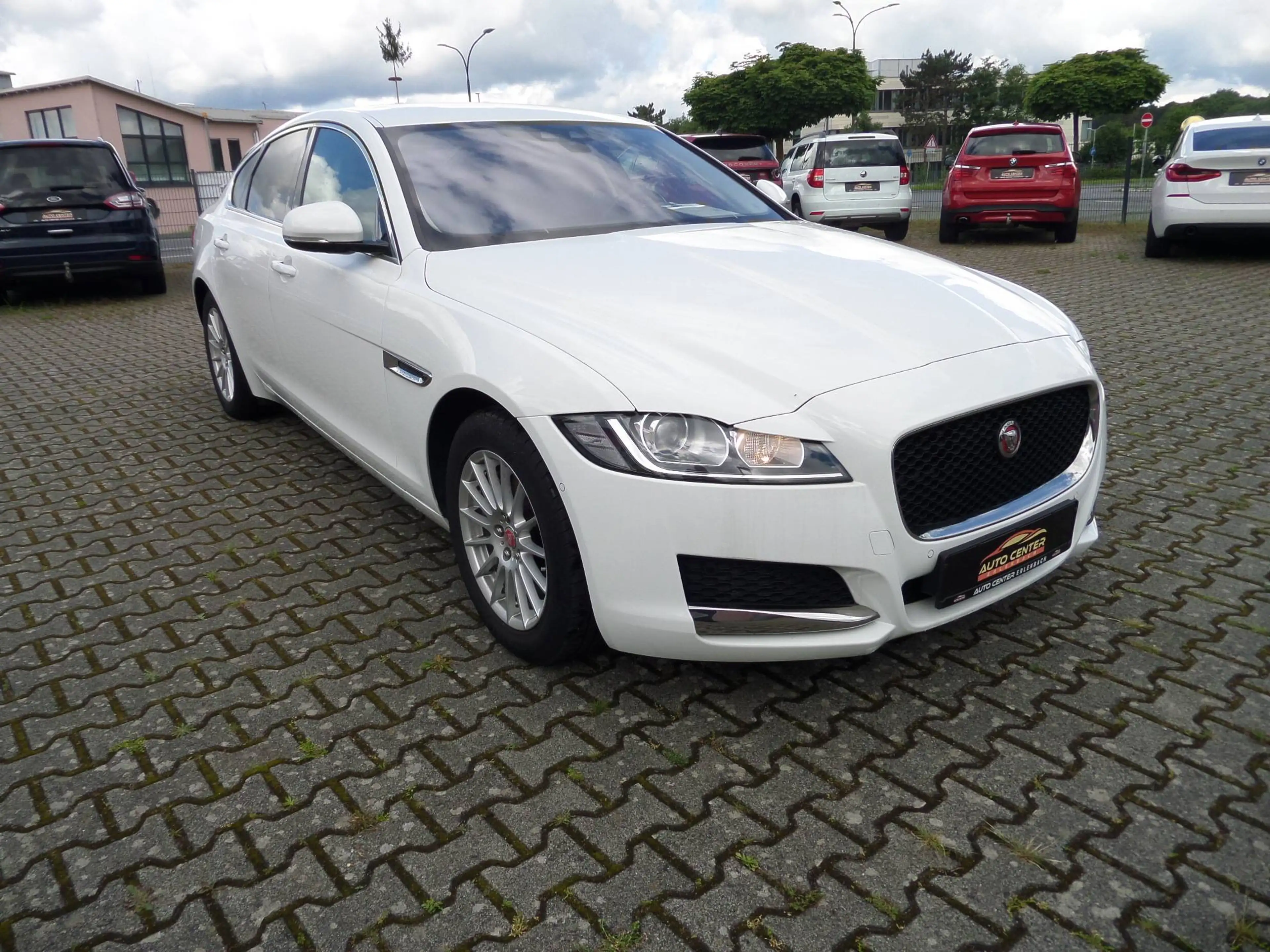 Jaguar XF Pure 2.0d+Automatik+Standhzg+Kamera+Navi+SHZ+1. Hand — photo 6