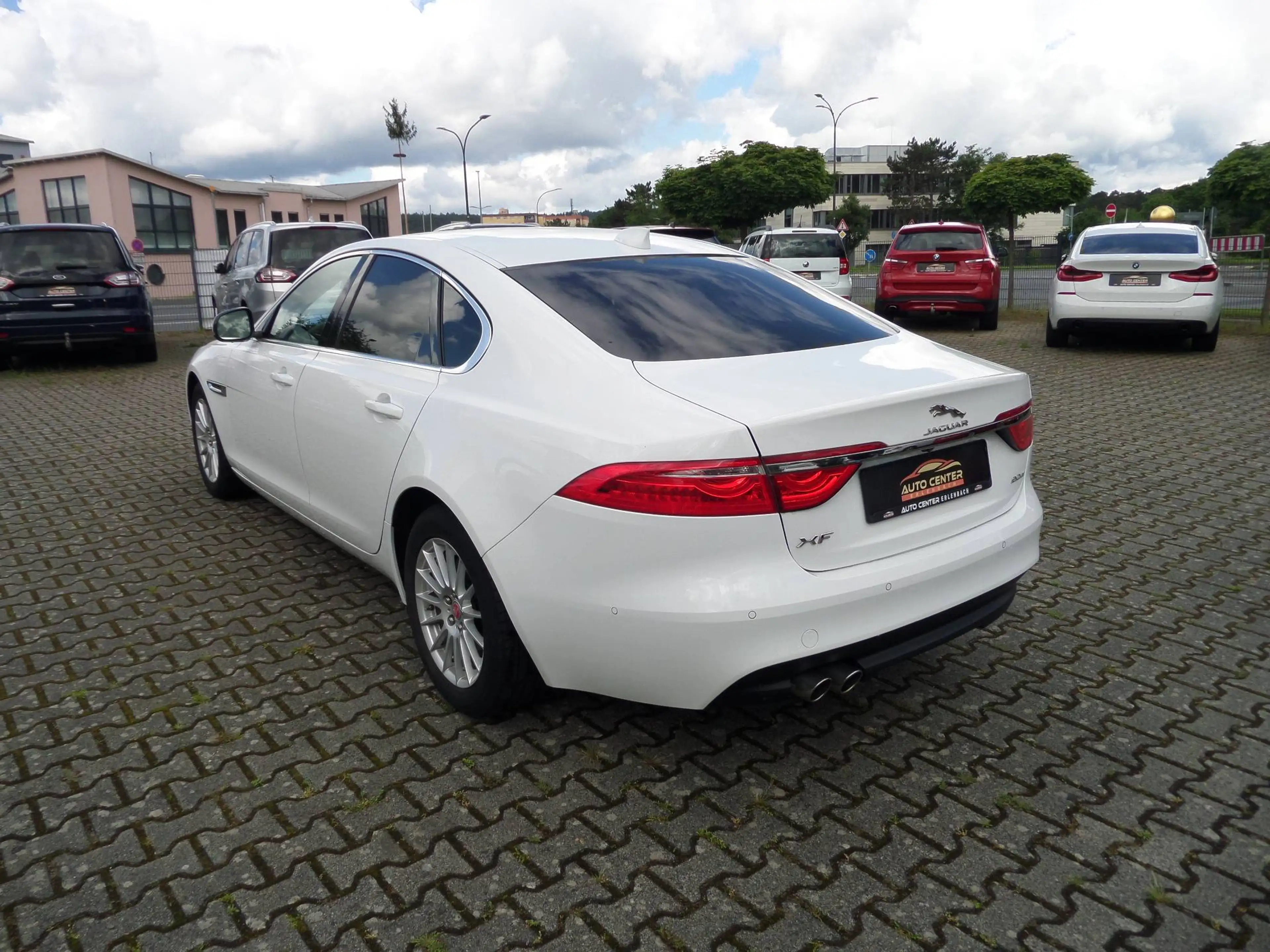 Jaguar XF Pure 2.0d+Automatik+Standhzg+Kamera+Navi+SHZ+1. Hand — photo 4
