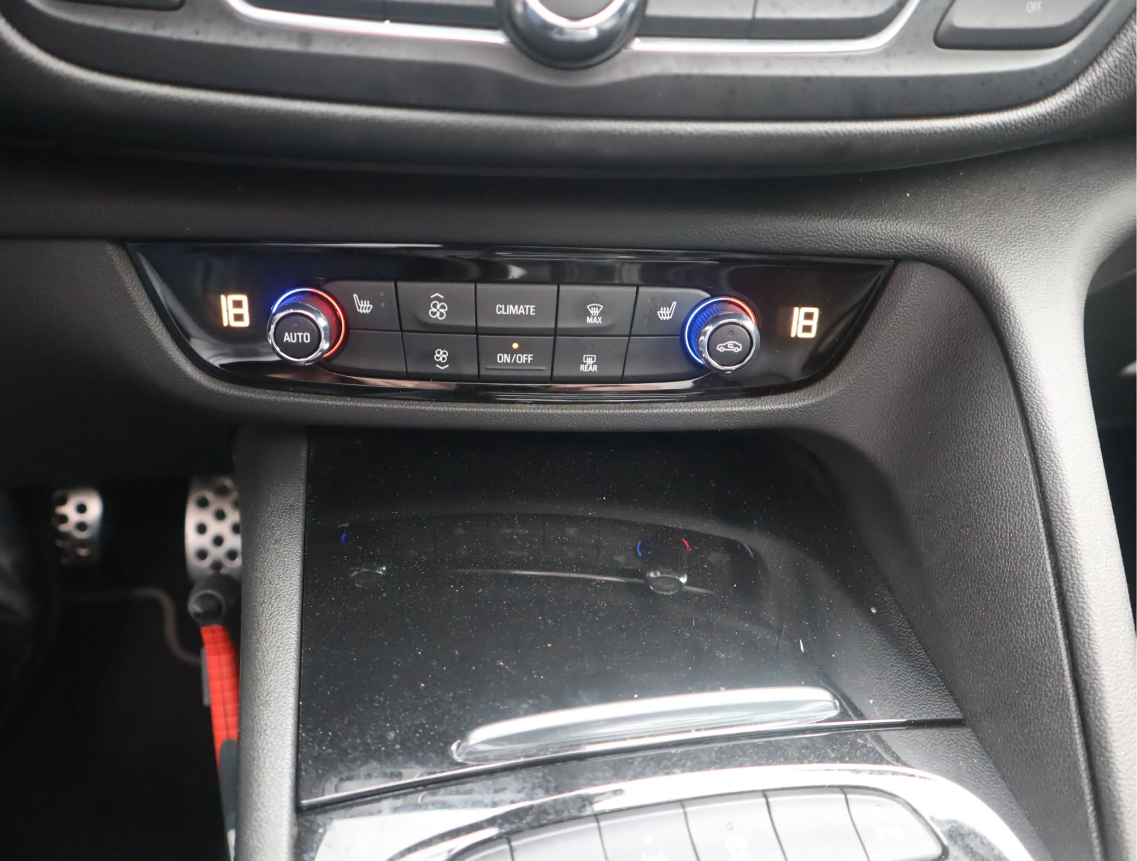 Opel Insignia Sports Tourer 1.5 Turbo Innovation Leder, sportsto — photo 23