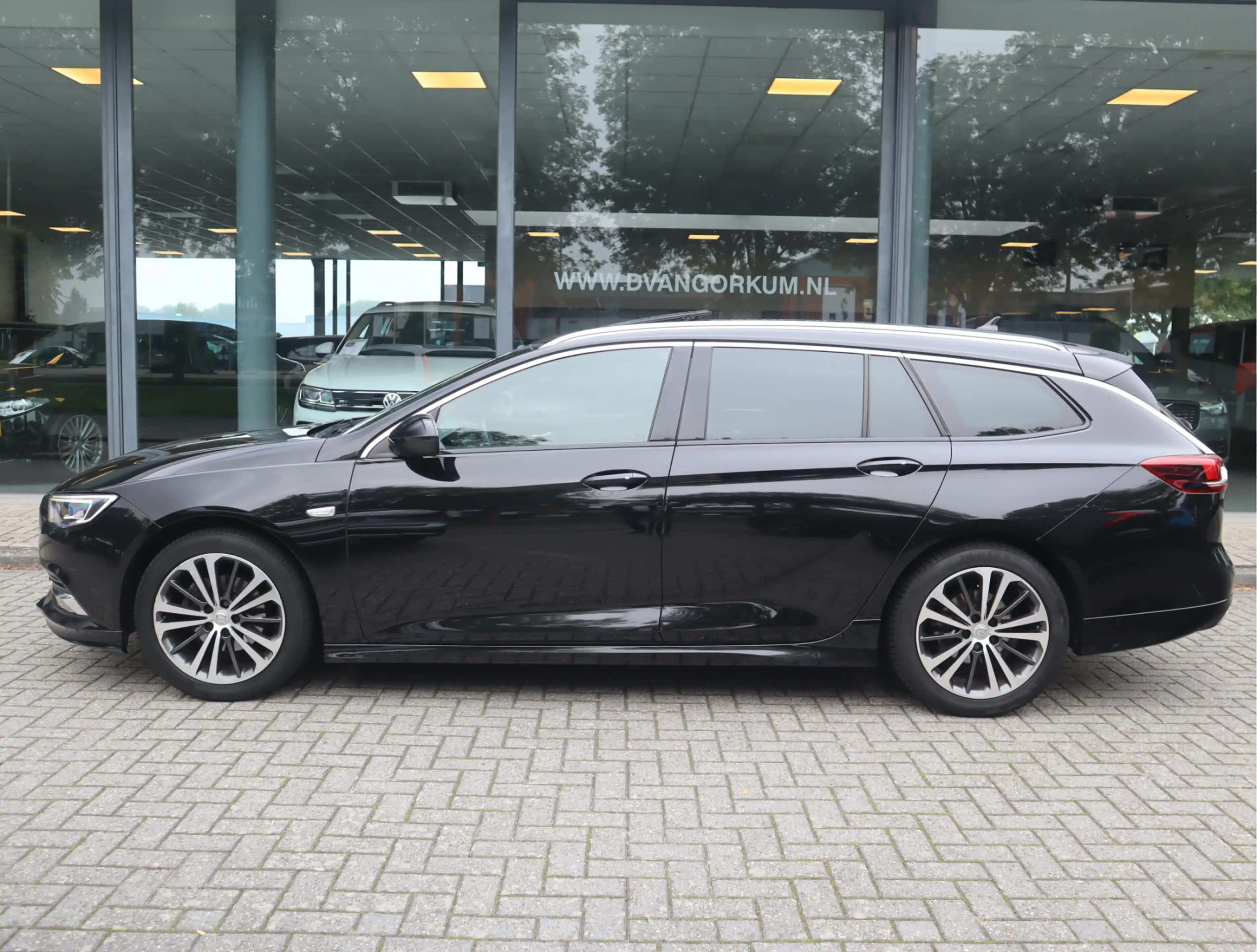 Opel Insignia Sports Tourer 1.5 Turbo Innovation Leder, sportsto — photo 3