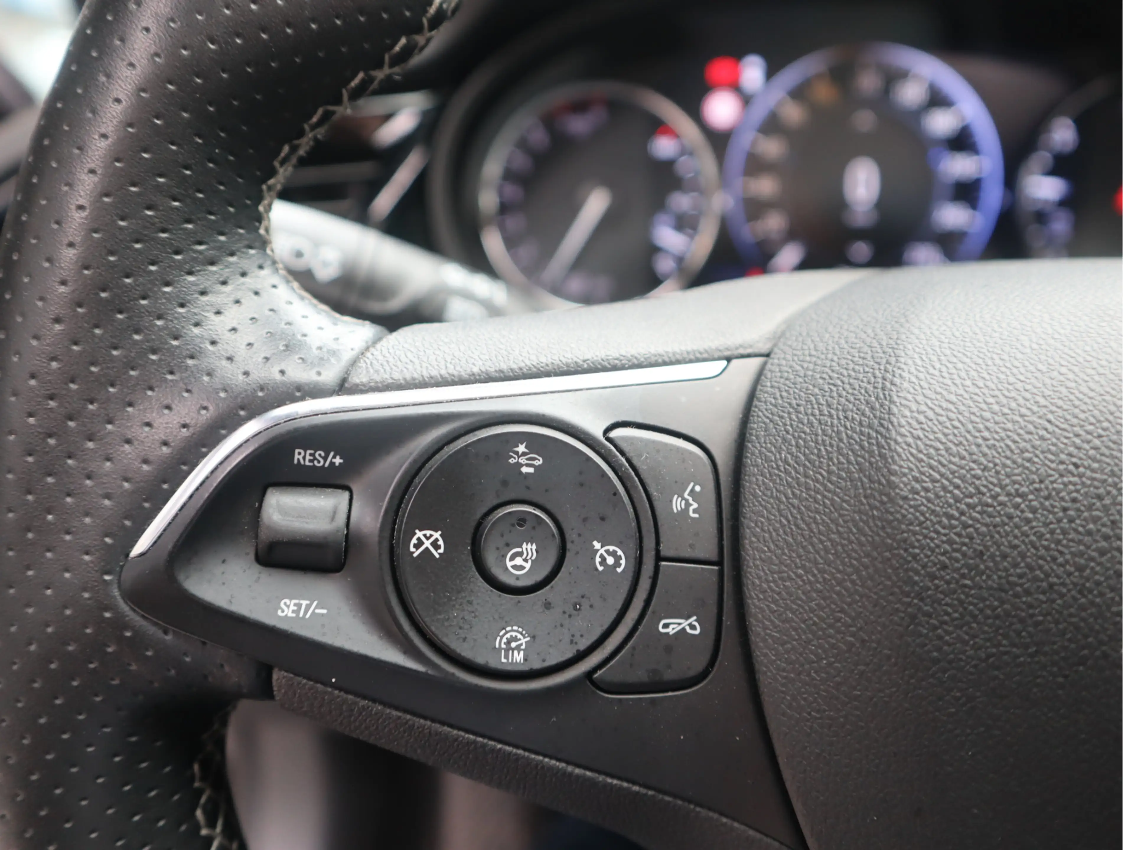 Opel Insignia Sports Tourer 1.5 Turbo Innovation Leder, sportsto — photo 24