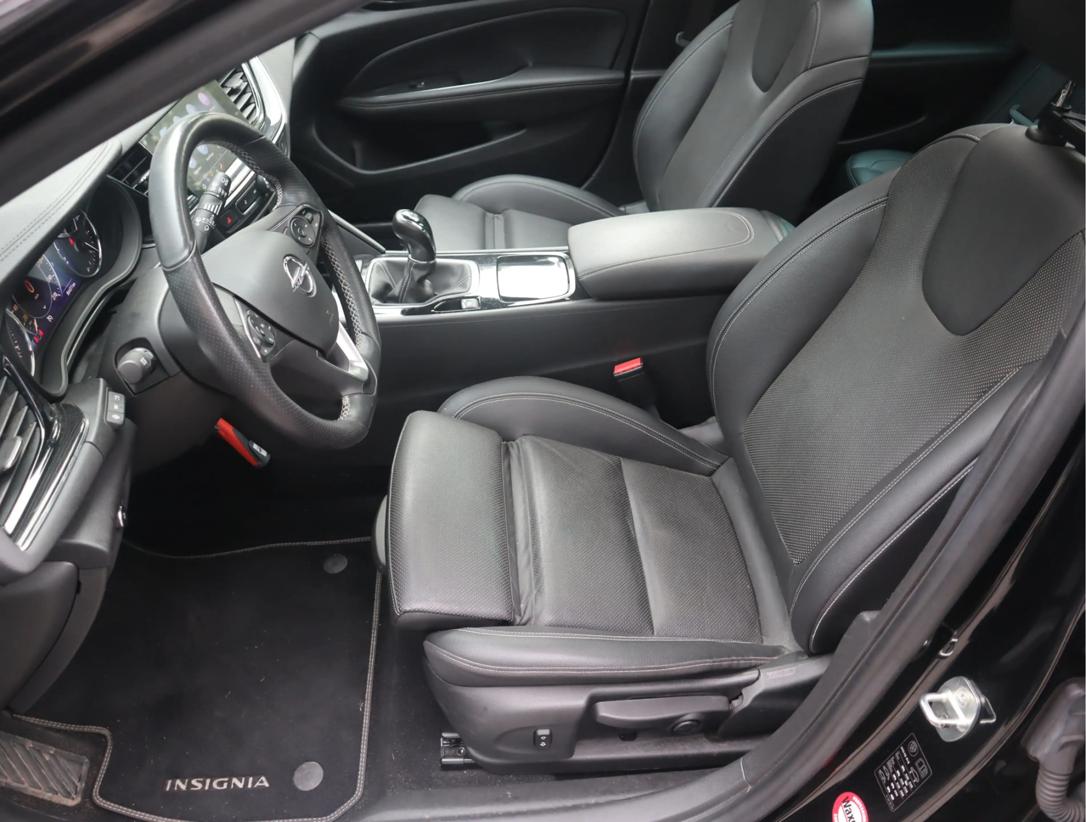 Opel Insignia Sports Tourer 1.5 Turbo Innovation Leder, sportsto — photo 17