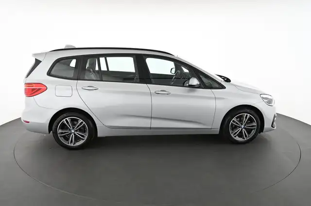 BMW 2 Series view 6